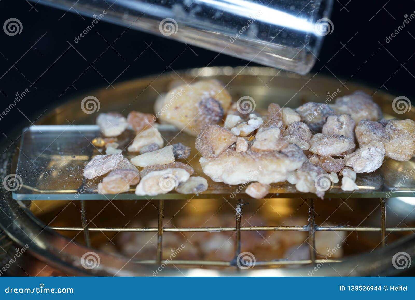 the fragrant harz is usually offered in its resin form and can be smoked excellent.
