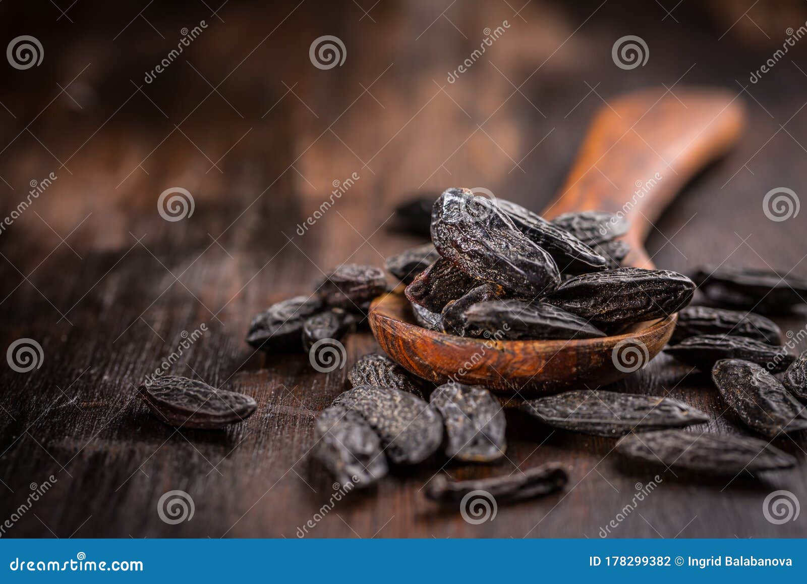 fragrant tonka beans for baking and cooking