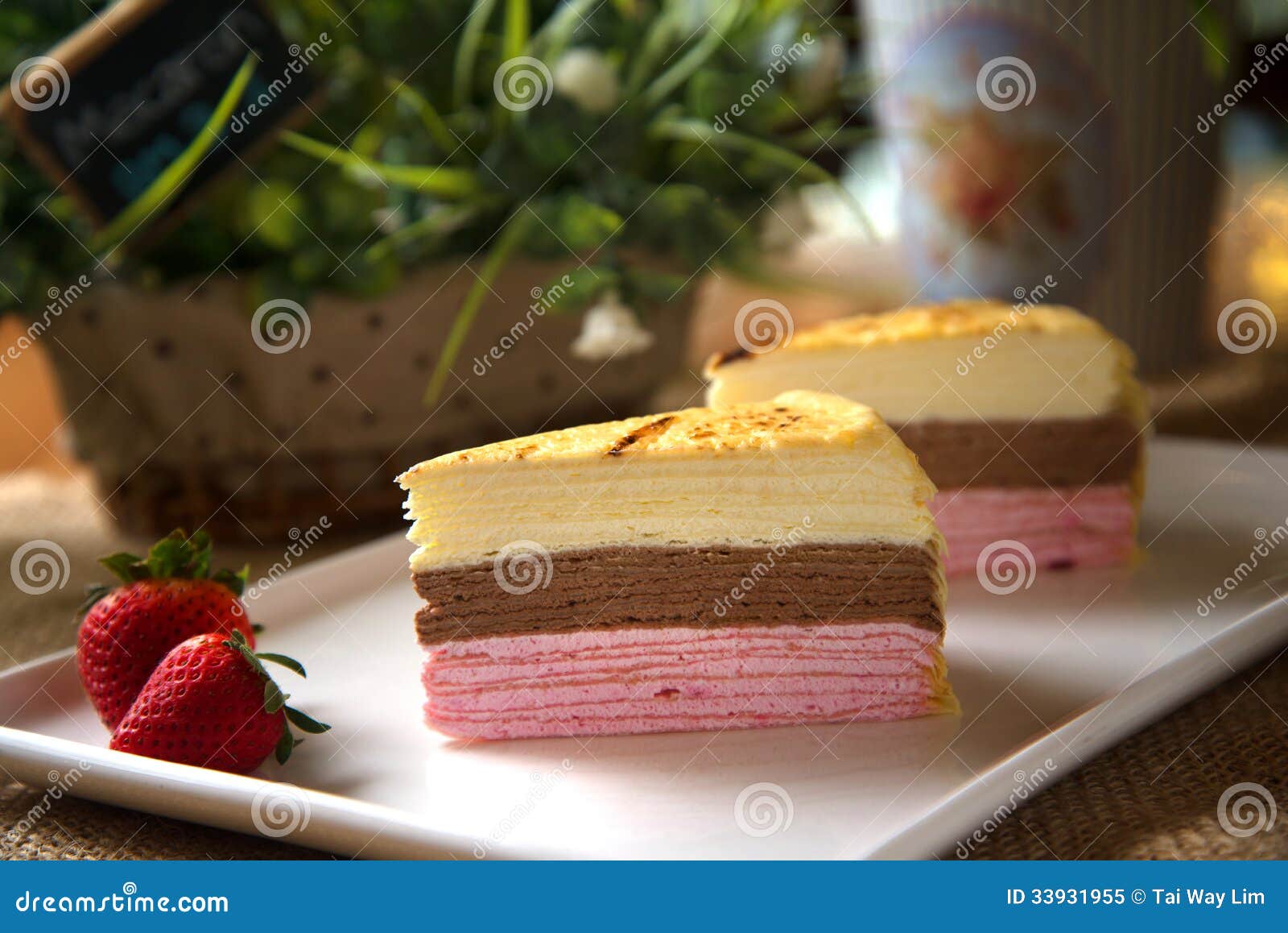Fraise Mille Crepe Cake Image Stock Image Du Part Savoureux