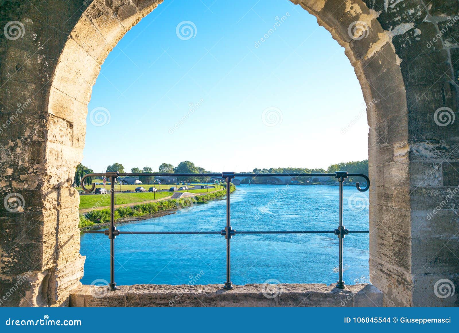 architectures and monuments of avignon