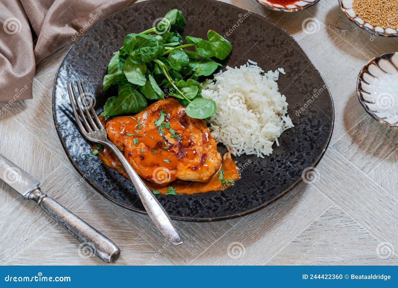 Frango cremoso paprika foto de stock. Imagem de povos 244422360