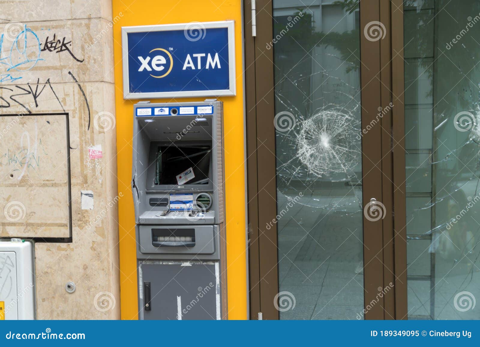Broken ATM machine editorial image. Image of automatic 189349095