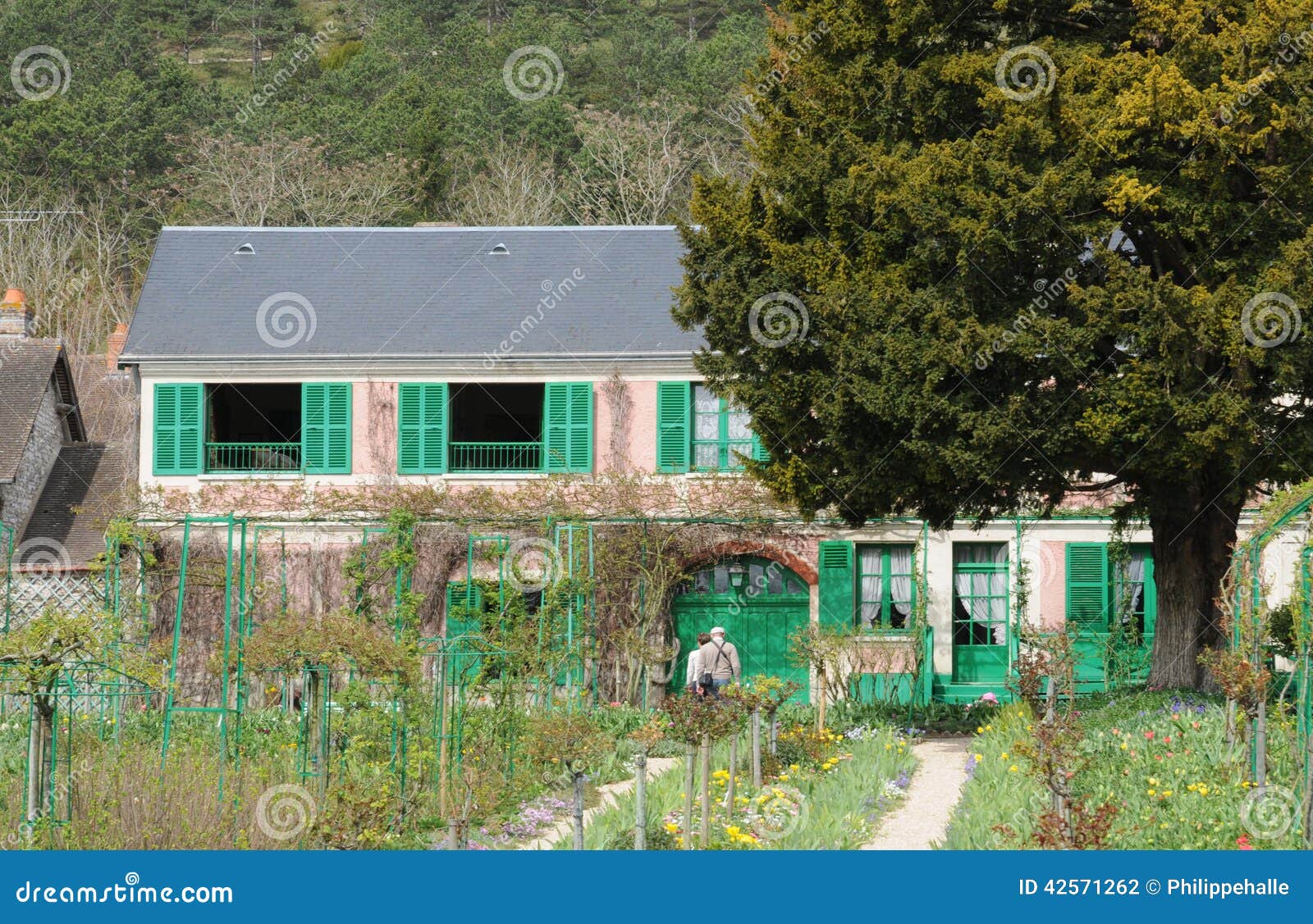 Frankreich, malerisches Dorf von Giverny in Normandie. Frankreich, das malerische Monet-Haus in Giverny in Normandie