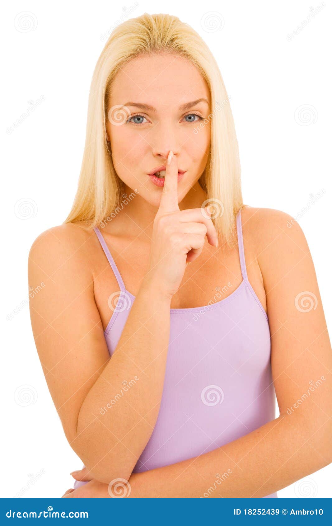 Секрет во рту. Рот девушки на белом фоне. Человек показывает пальцем у рта секрет деньги. Mouth Silence.
