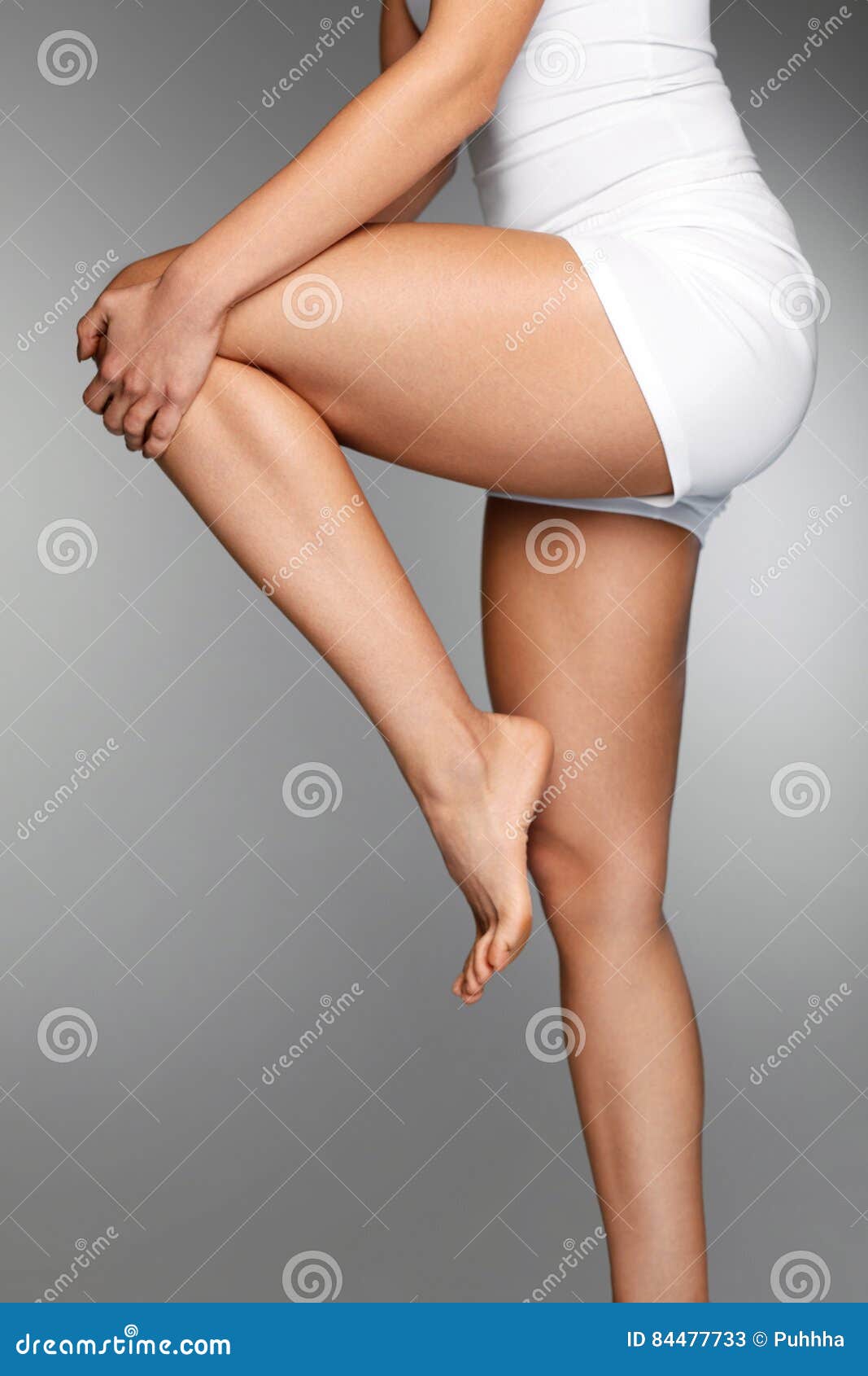 До белого коленя. Красивые колени. Женские колени. Красивые женские колени. Красивые колени девушек.