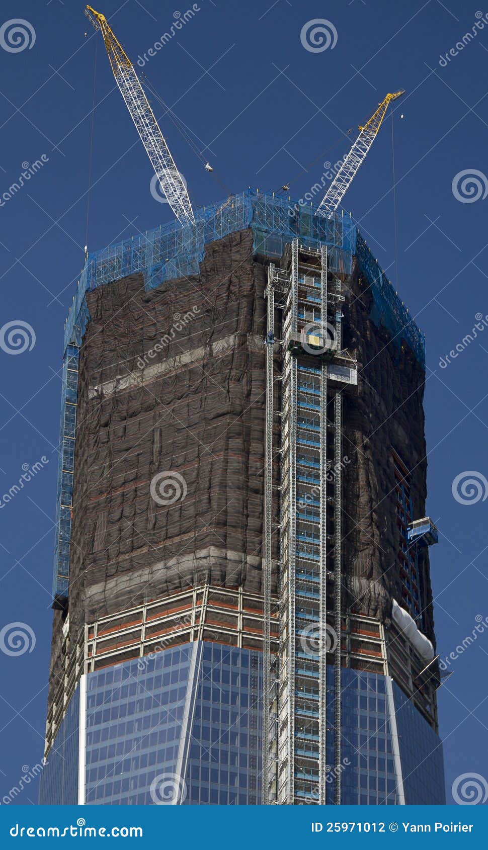 Freedom Construction editorial photography. Image of manhattan 25971012