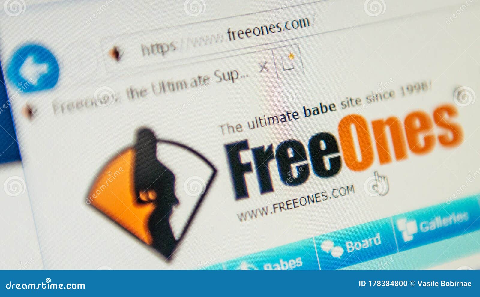 Freeones Om