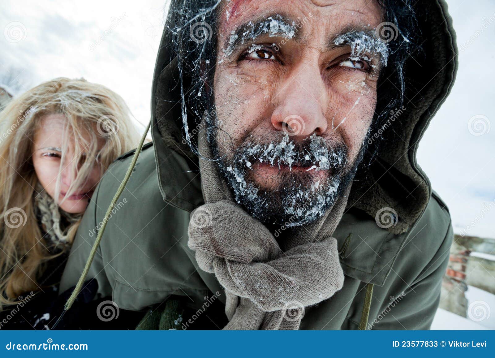 freezing struggling couple survivers