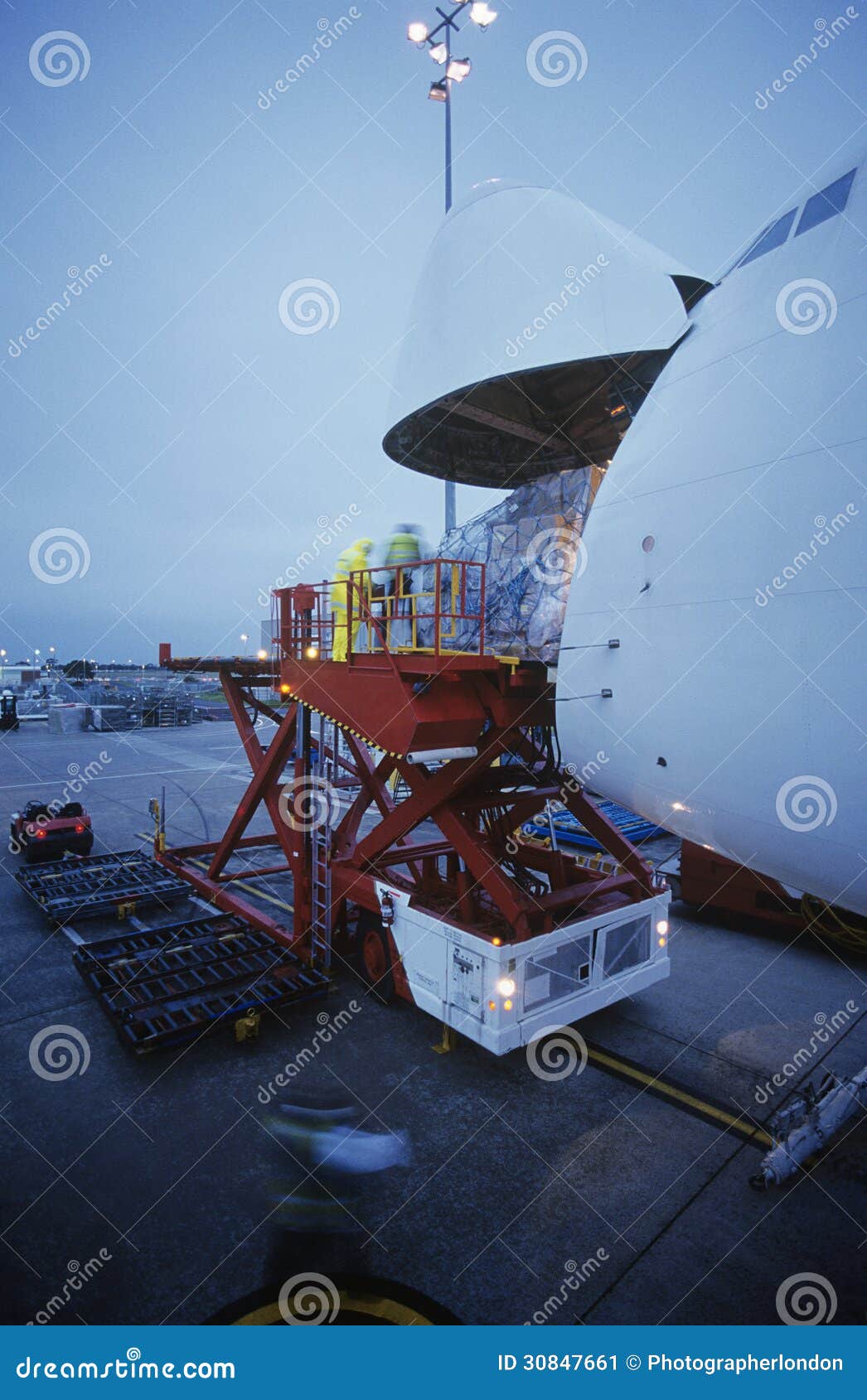 freight loading onto boeing 747 cargo aircraft melbourne australia