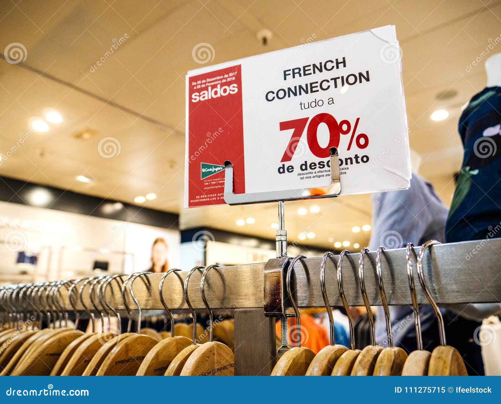 voorjaar Gelukkig compromis French Connection Sale FCUK Editorial Image - Image of shop, casual:  111275715