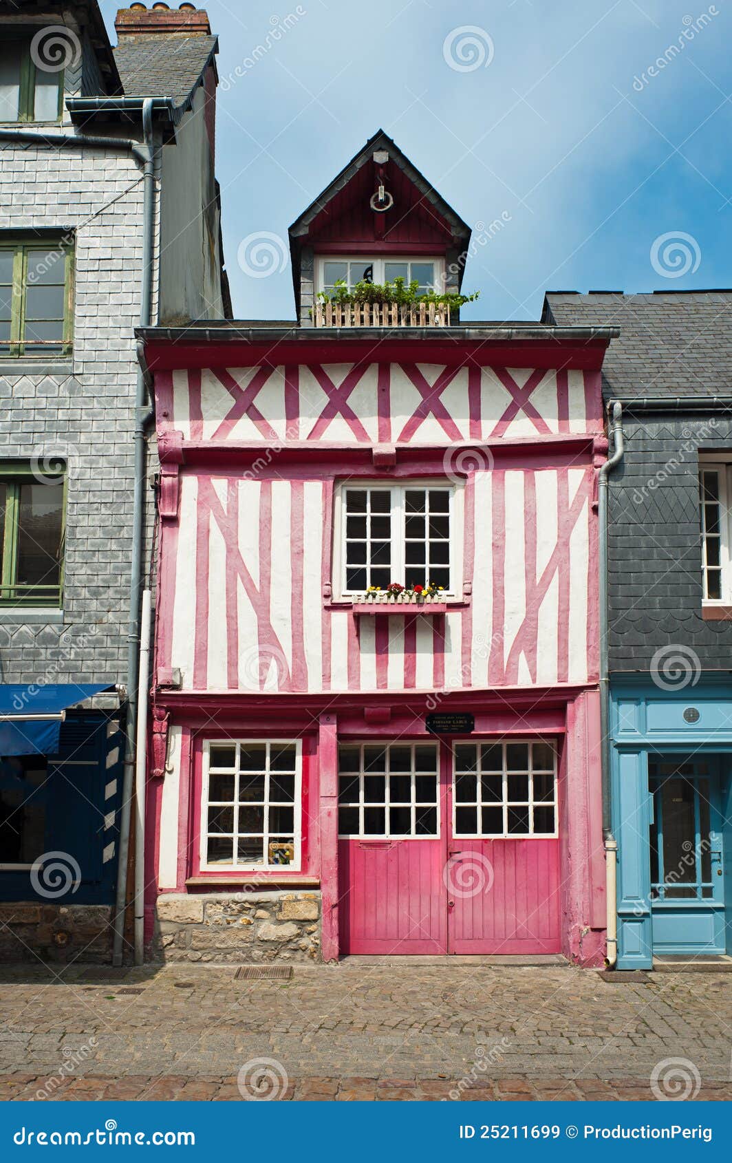 French house stock image. Image of idyllic, country, charming - 25211699