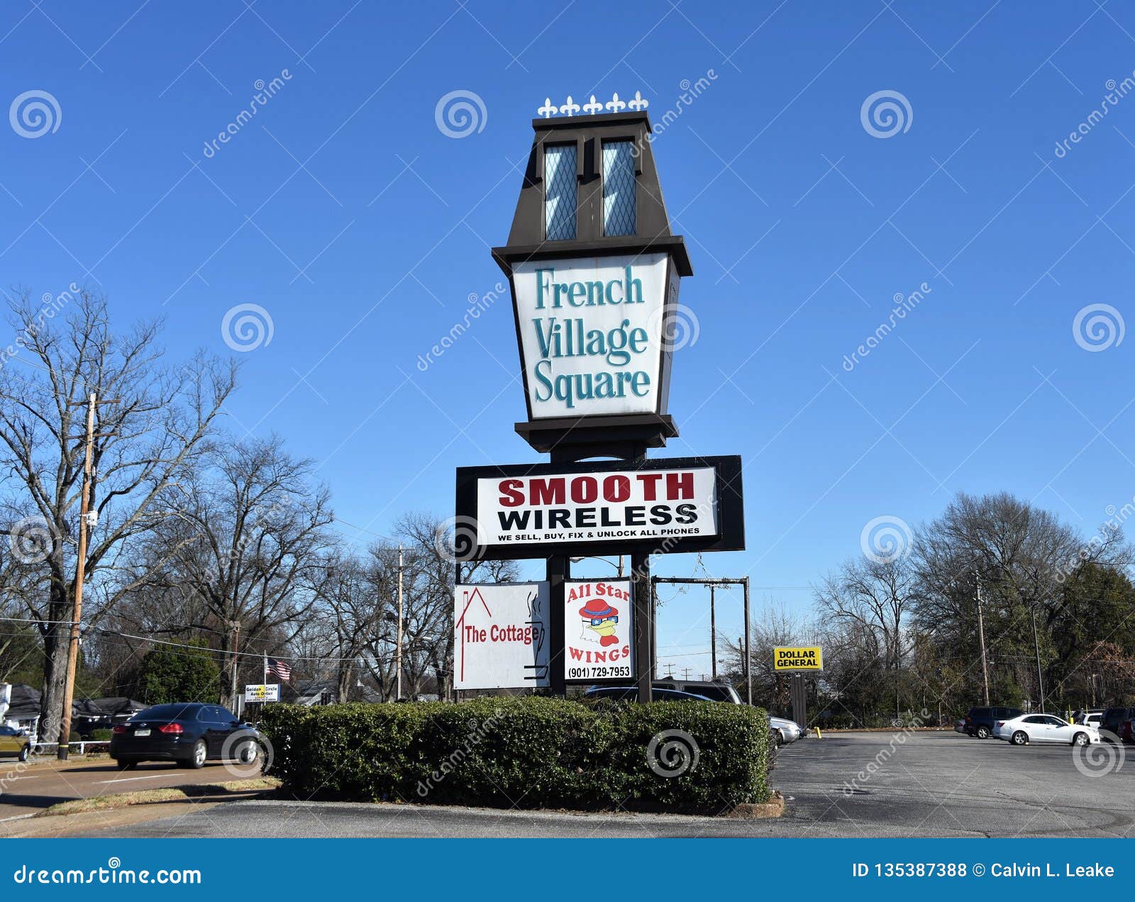 French Square Village, Memphis TN Editorial Stock Photo - Image of shopping, cottage: 135387388