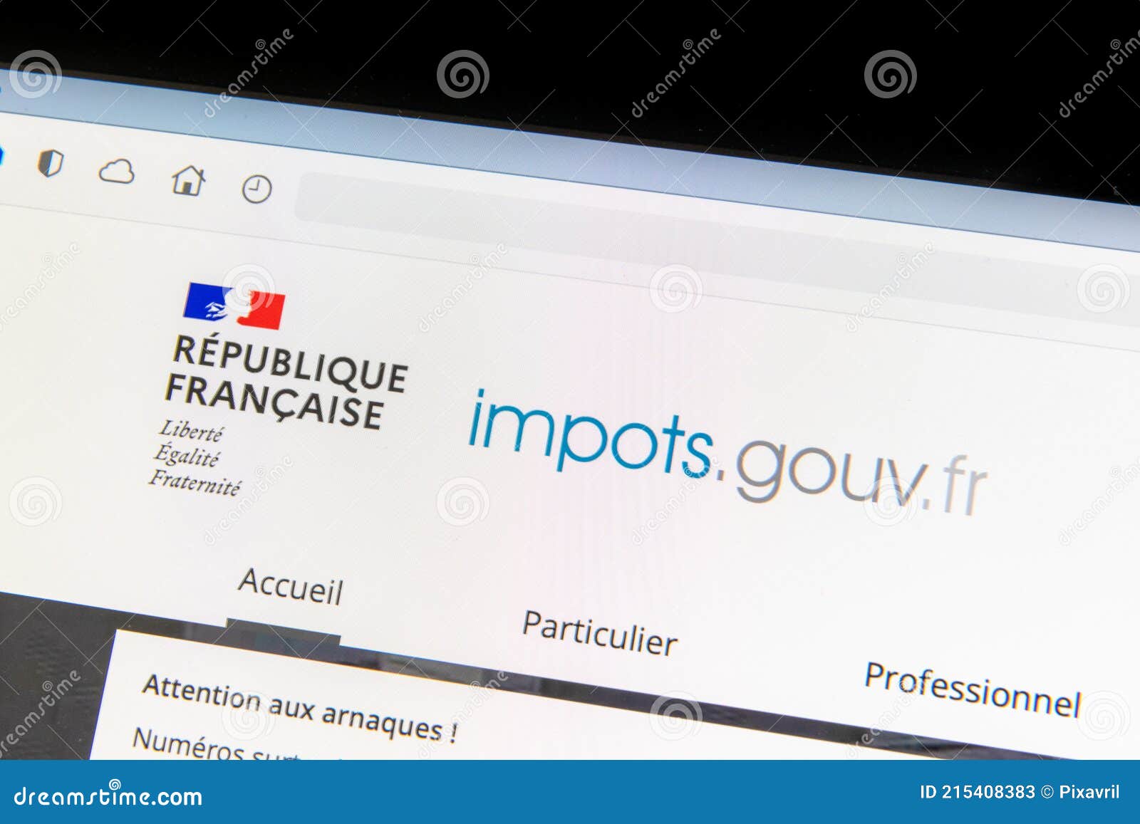 french-tax-website-on-a-computer-french-people-are-invited-to-file