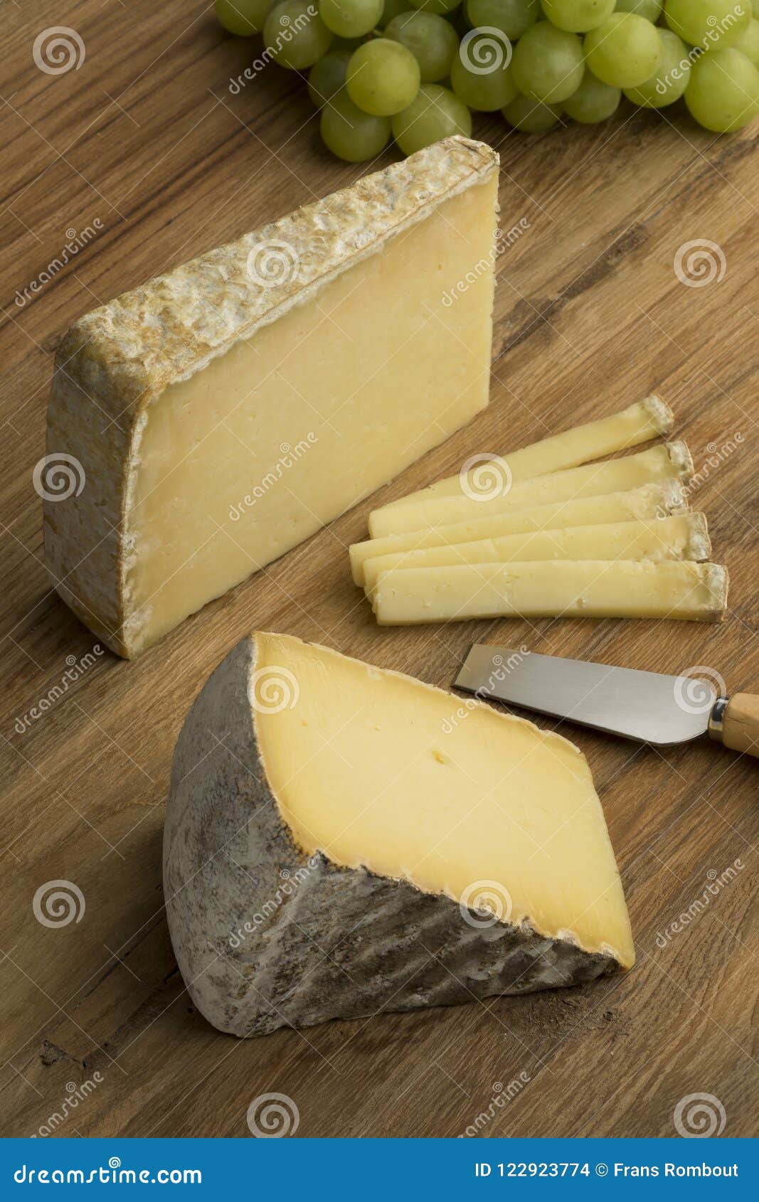 french tomme de montagne and cantal cheese