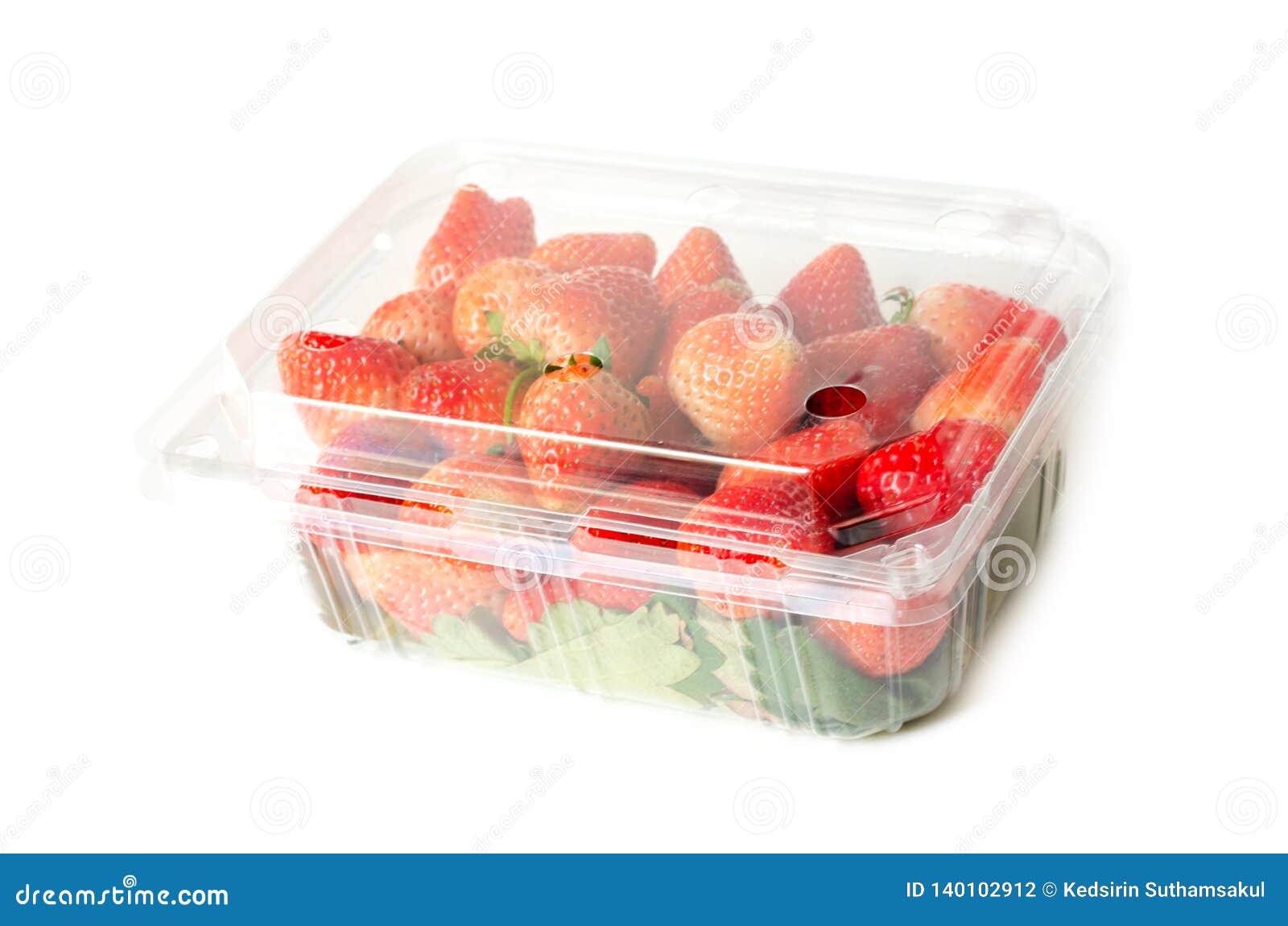 Fresas frescas en cajas de plástico Fotografía de stock - Alamy