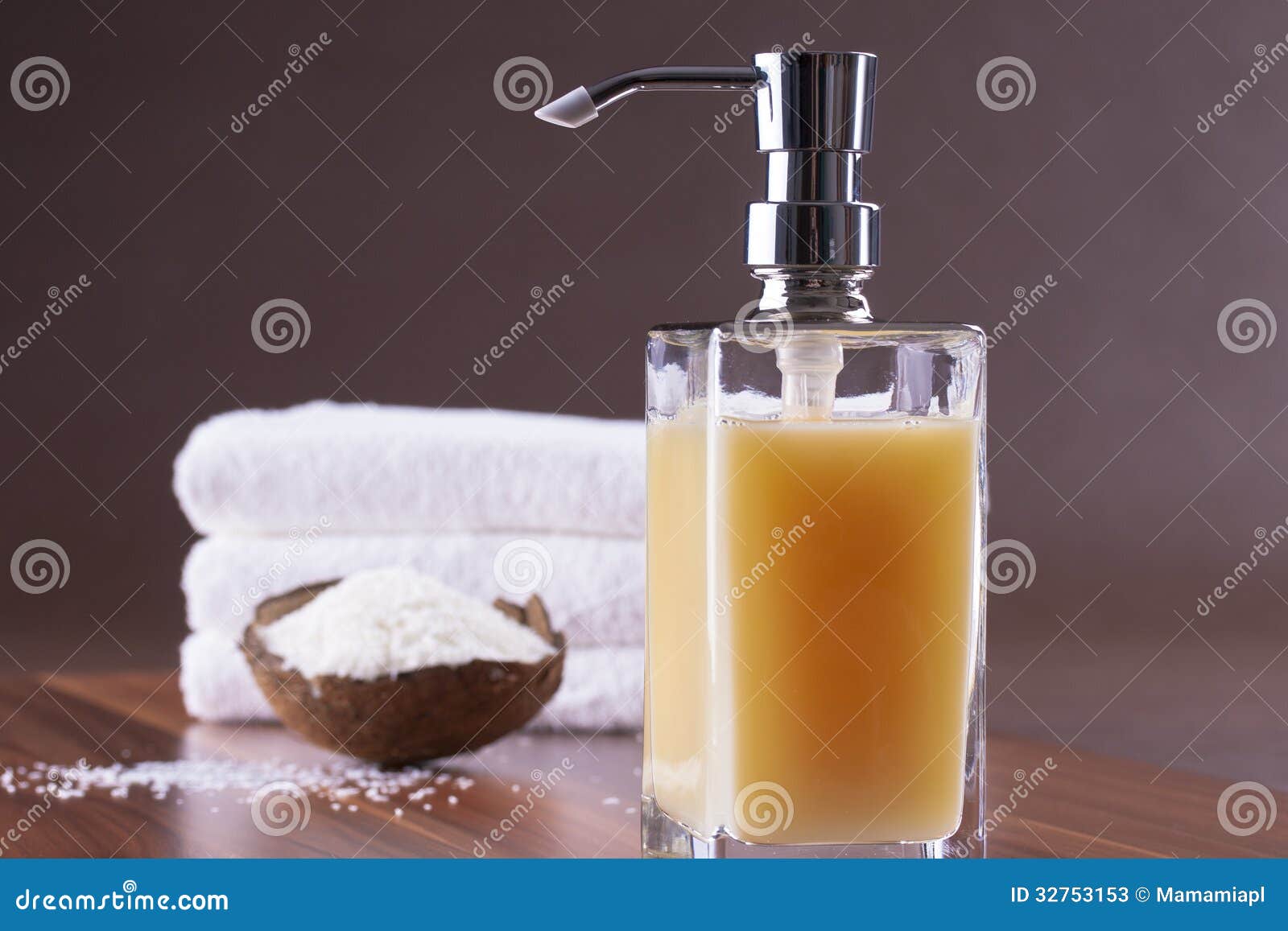 Fresco y limpio imagen de archivo. Imagen de toiletries 32753153