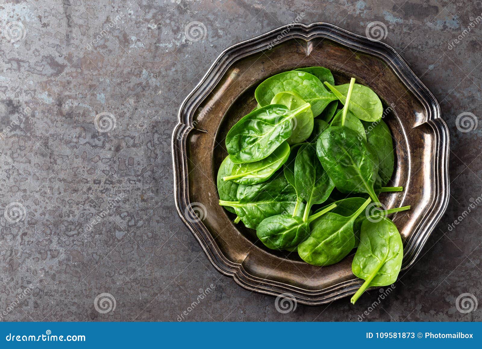 Fresh baby spinach leaves stock image. Image of ingredient - 109581873