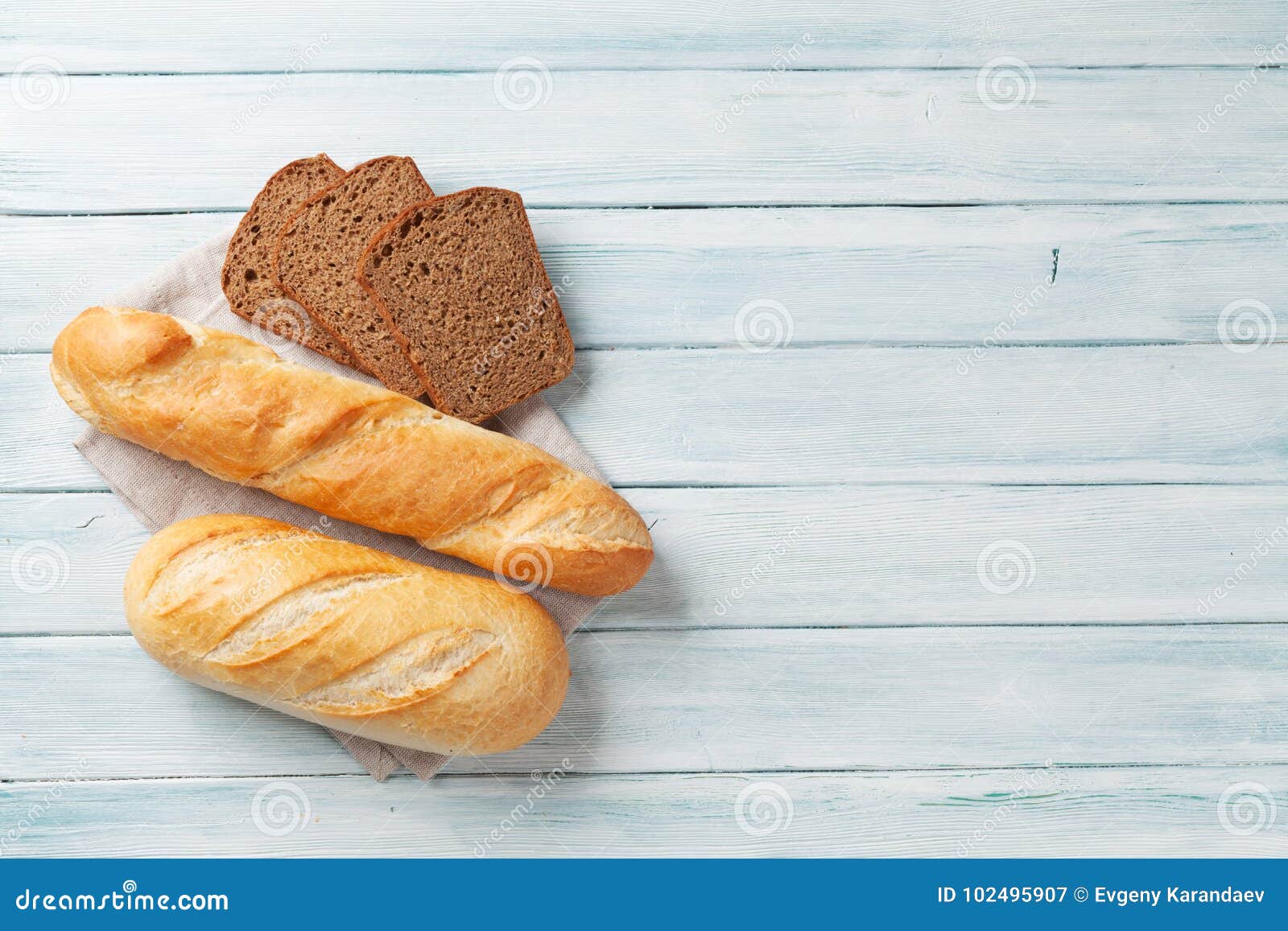 Свежий ветер свежий хлеб свежая рубашка. Хлеб фон. Хлеб фон без фона. Хлеб фон вертикальный. Хлеб выпечка интерьер вертикальные клипарты.
