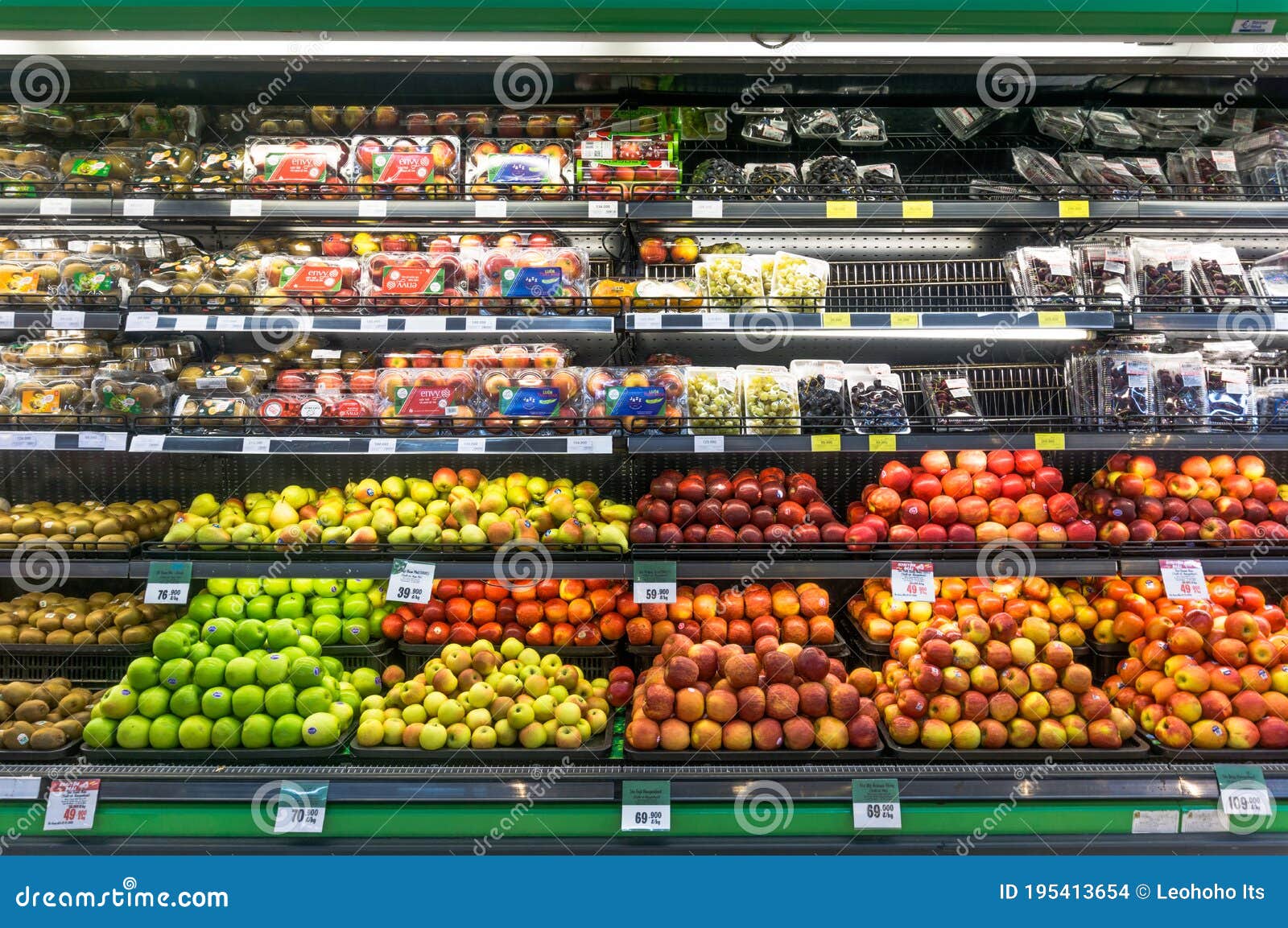 https://thumbs.dreamstime.com/z/fresh-colorful-fruits-displayed-stall-supermarket-asia-market-many-delicious-seasonal-yellow-red-apple-tray-195413654.jpg