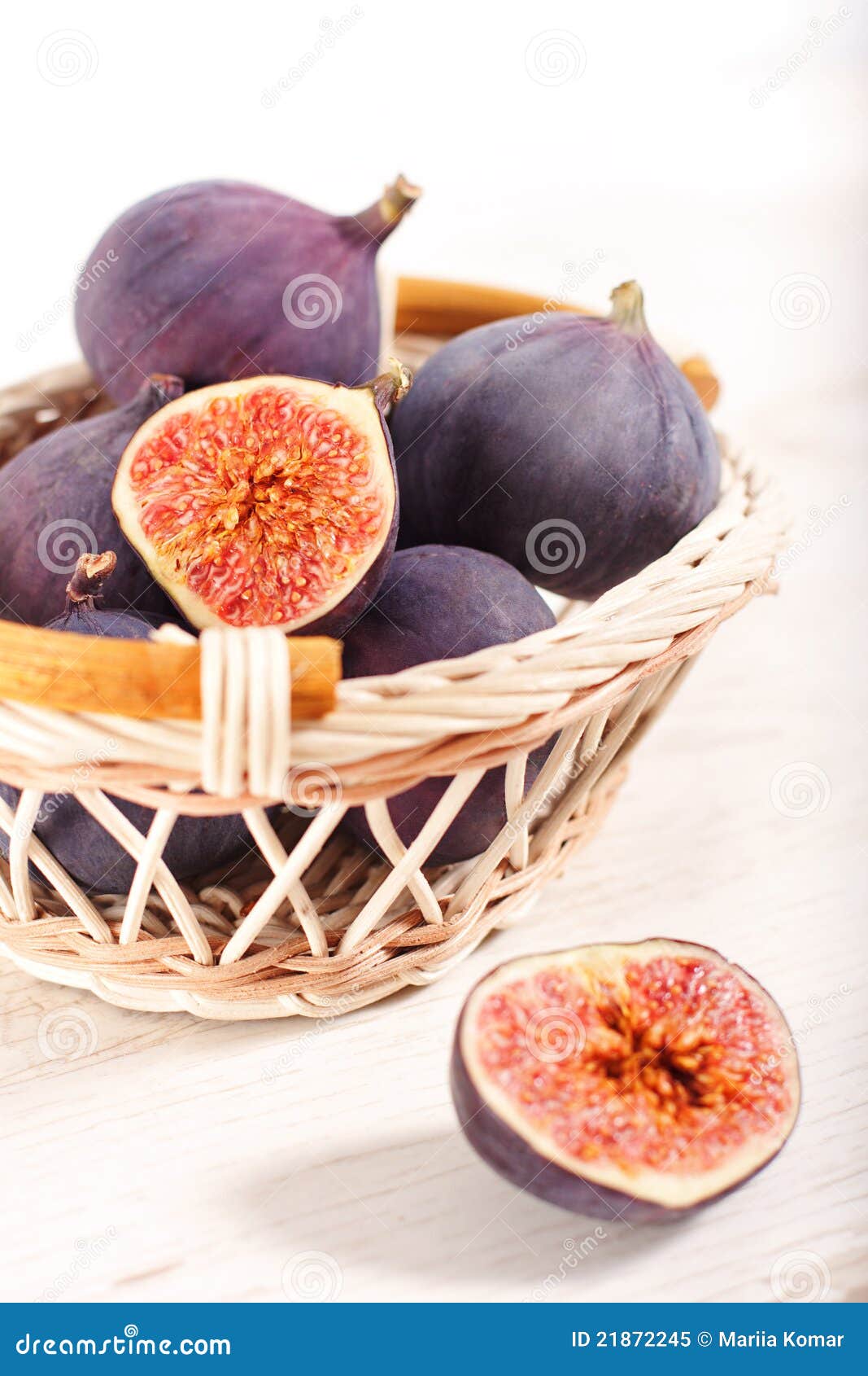 Fresh figs in a basket stock image. Image of cross, group 21872245