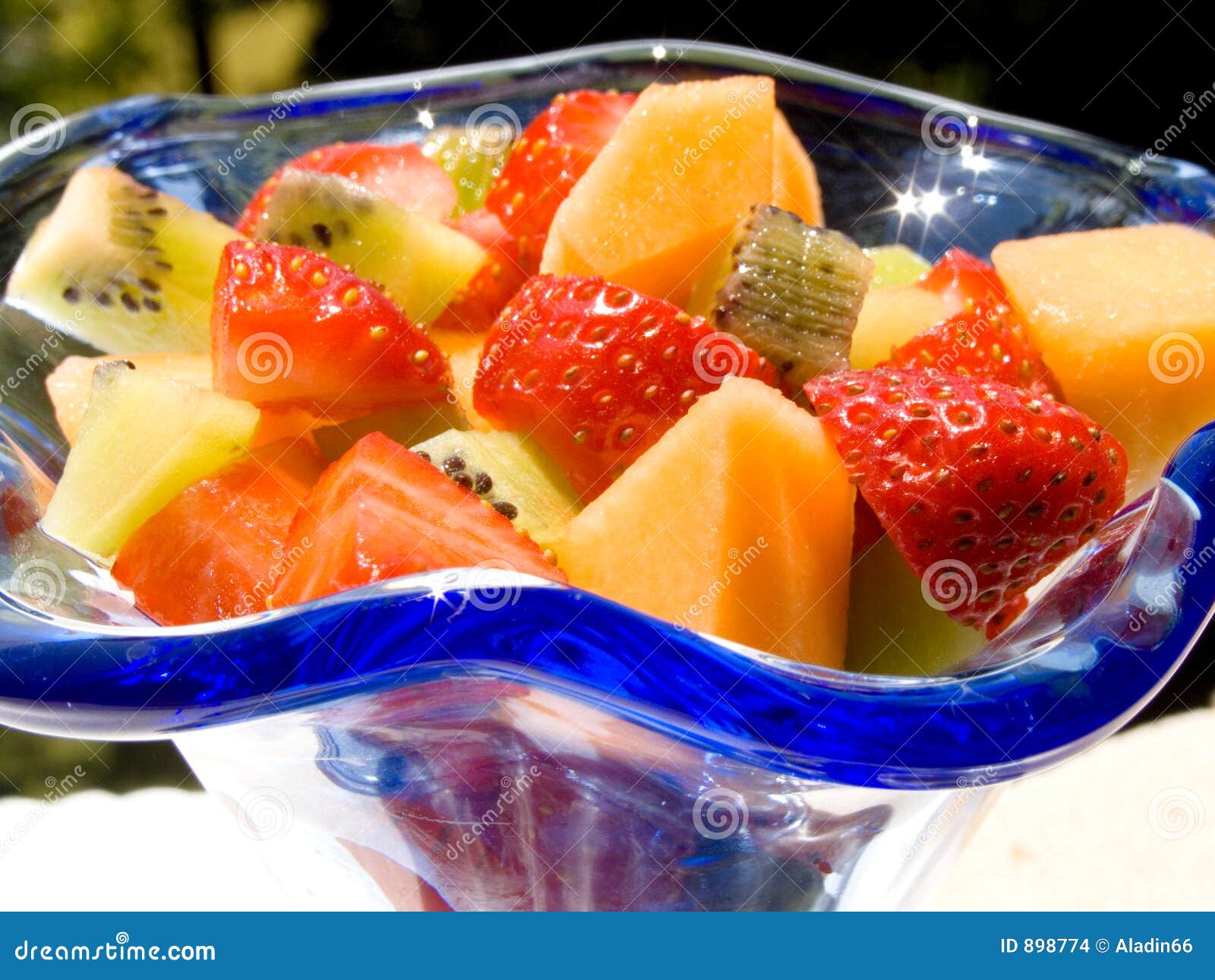 https://thumbs.dreamstime.com/z/fresh-fruit-salad-898774.jpg