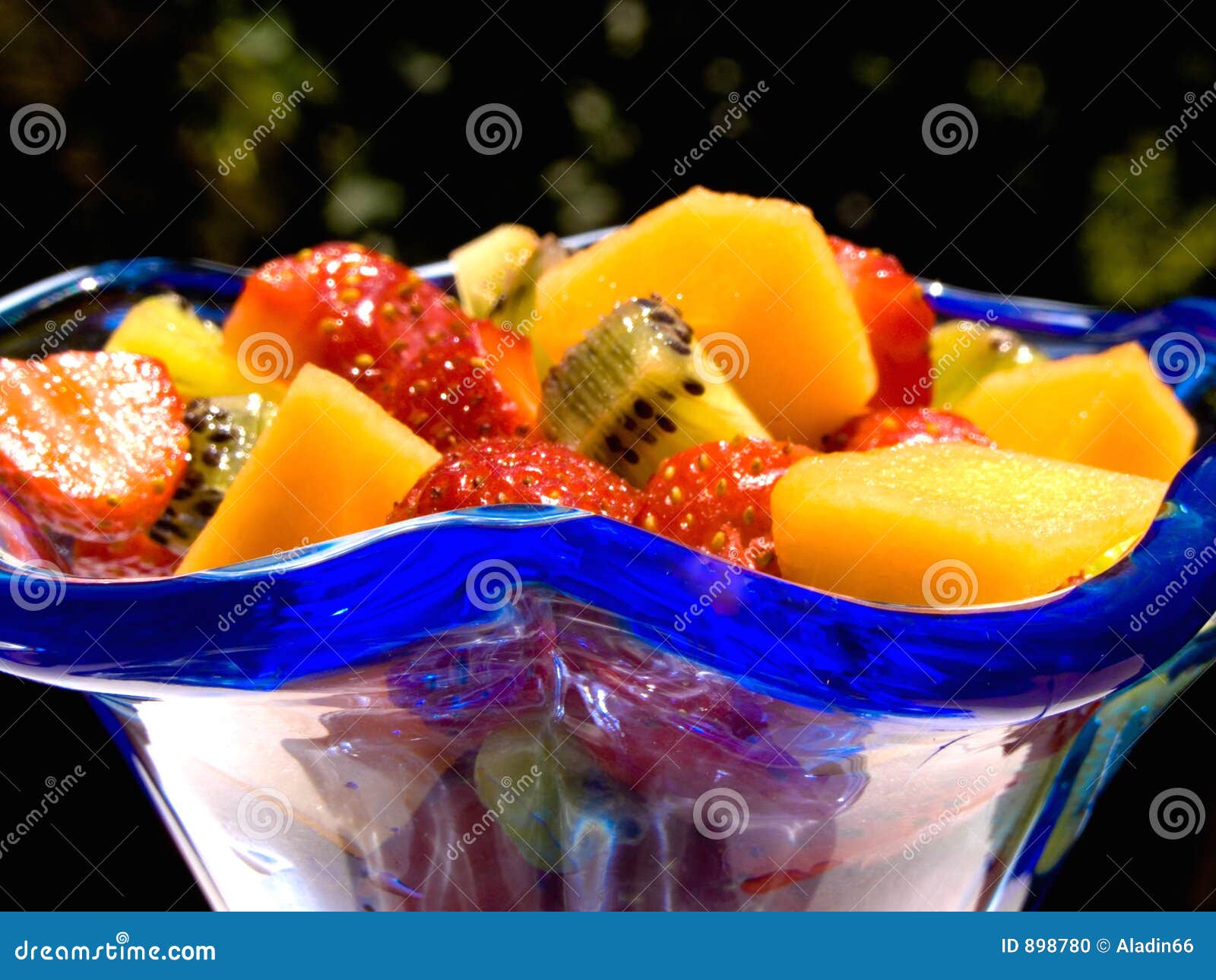 https://thumbs.dreamstime.com/z/fresh-fruit-salad-898780.jpg