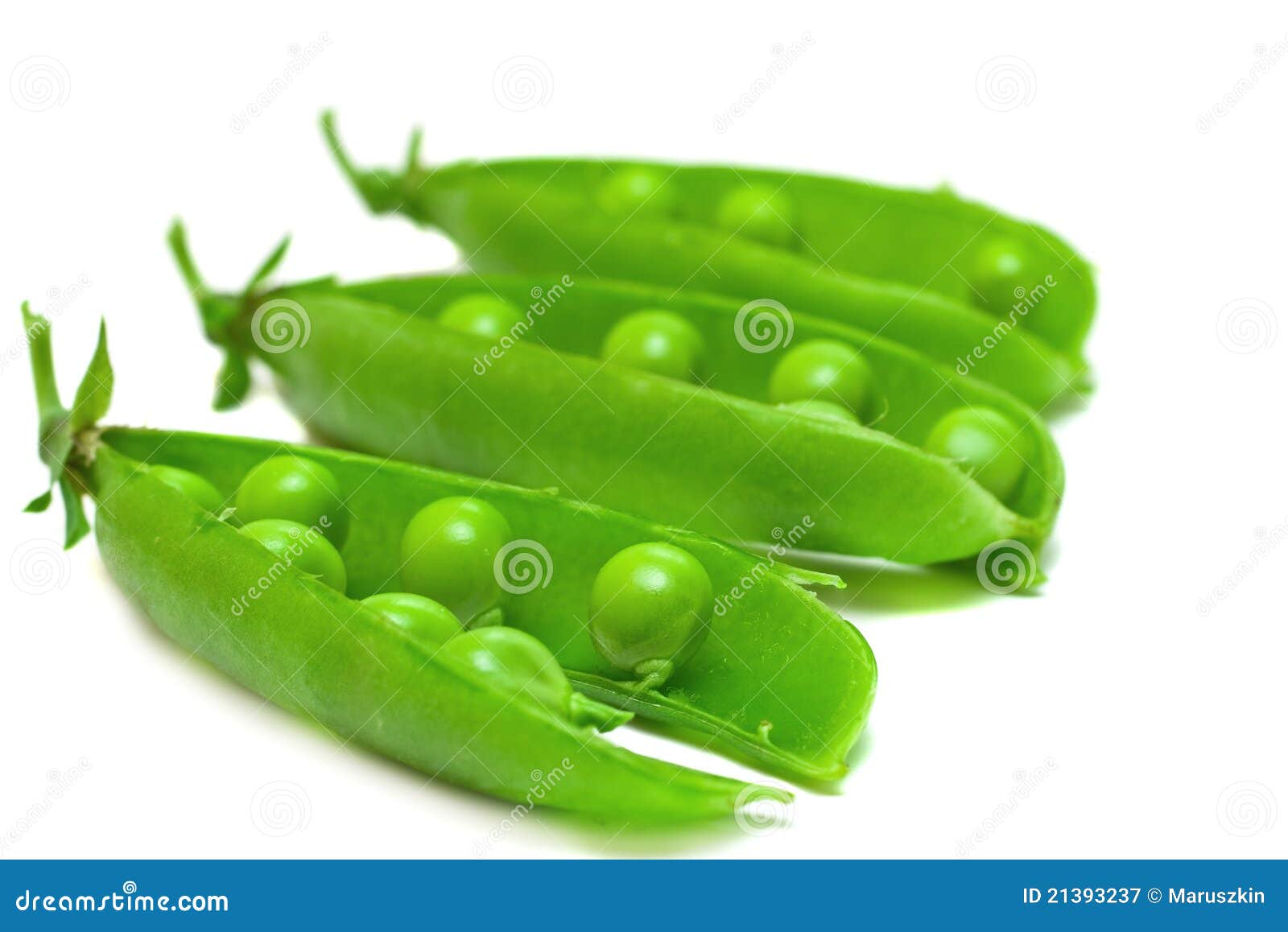 Fresh green pea in the pod stock image. Image of open 21393237