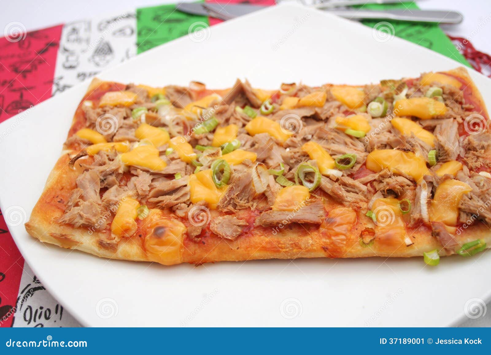 Fresh pizza with tuna fish stock image. Image of bakery 37189001