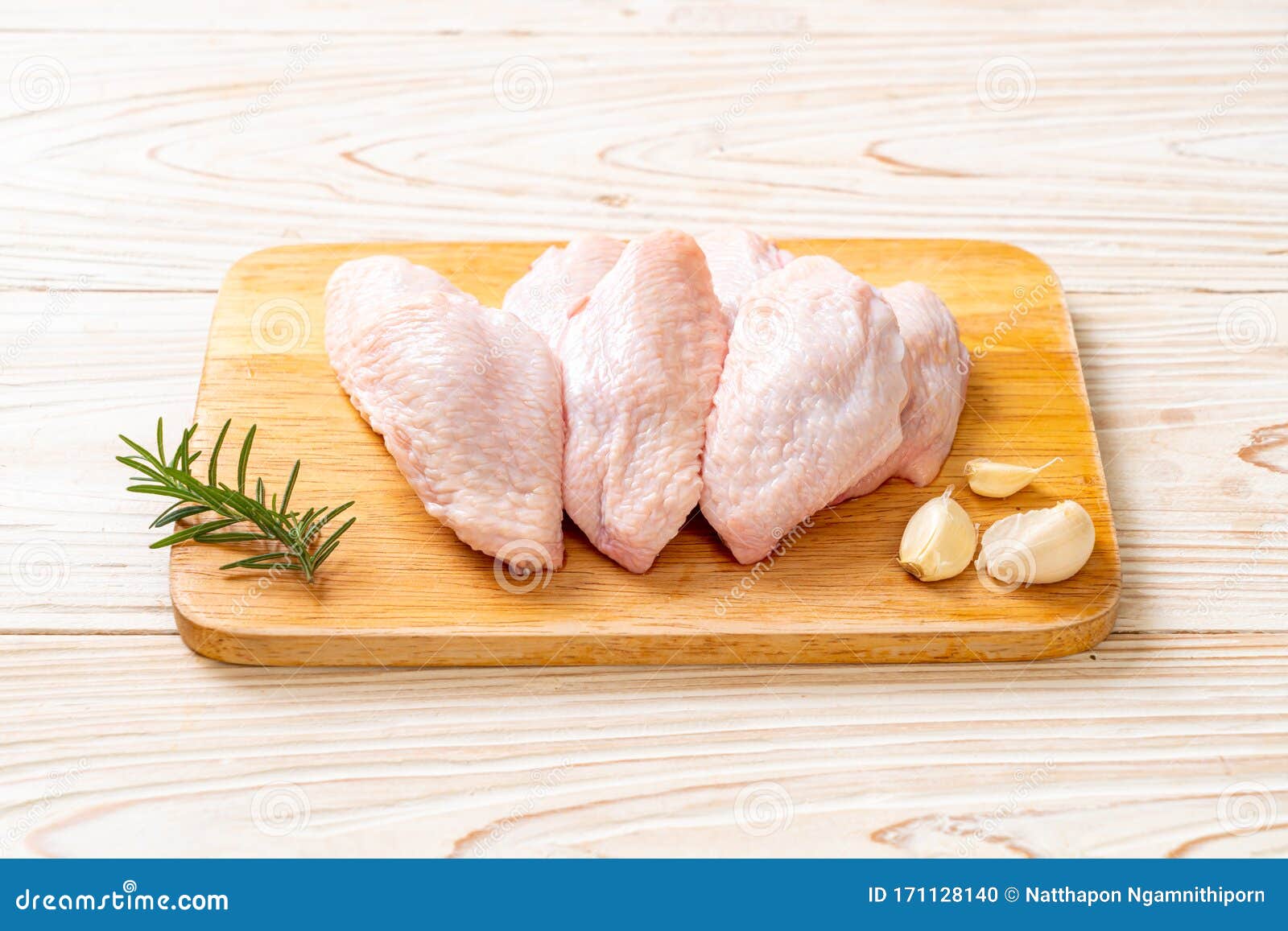 Fresh Raw Middle Chicken Wings on Wooden Board Stock Photo - Image of ...
