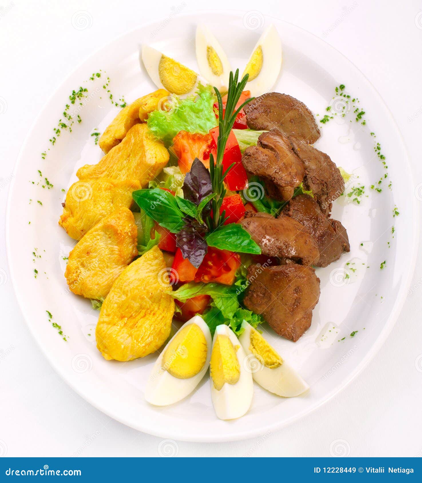 fresh salad with vegetables, chiken and liver