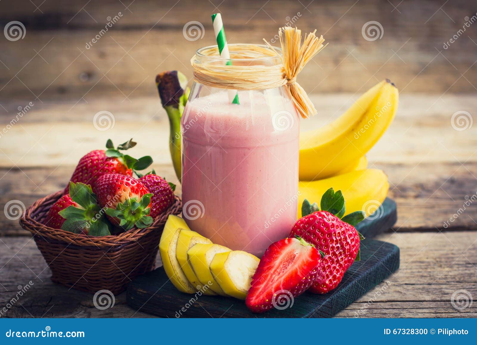 fresh strawberry and banana smoothie