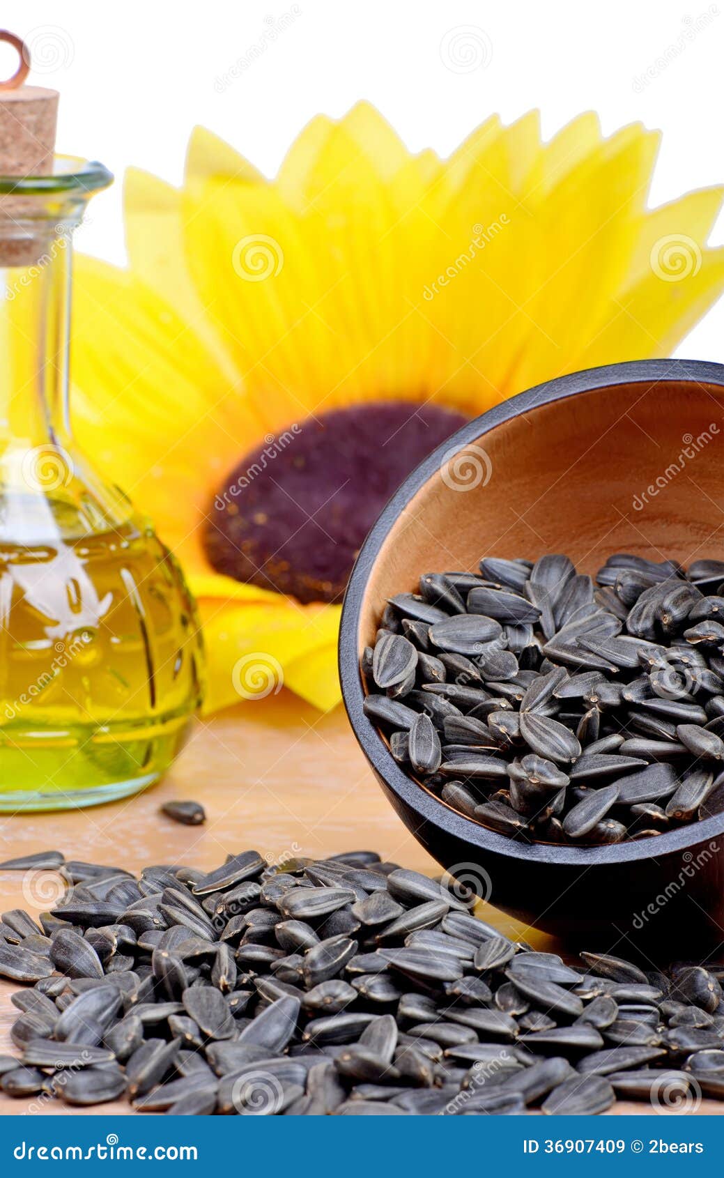 Fresh sunflower seeds oil stock image. Image of cooking 36907409