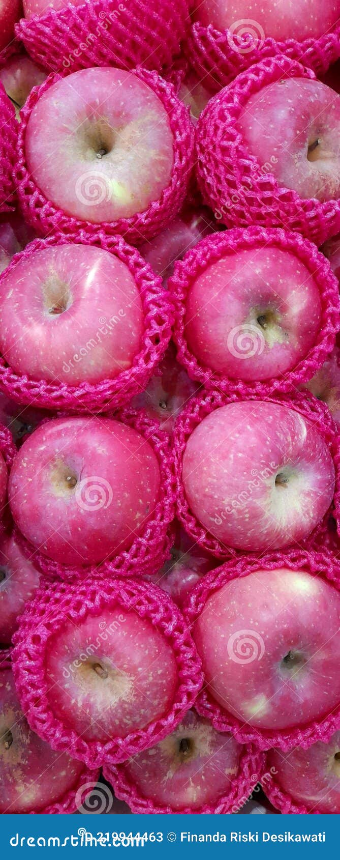 Fresh Sweet Big Red Apple, Apple in a Box Stock Image Image of sweet