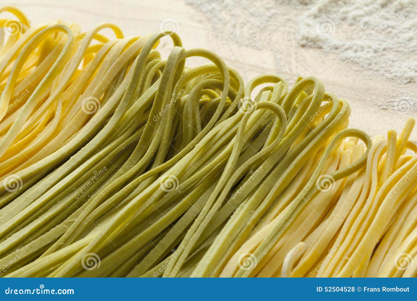 fresh tagliolini bicolore pasta
