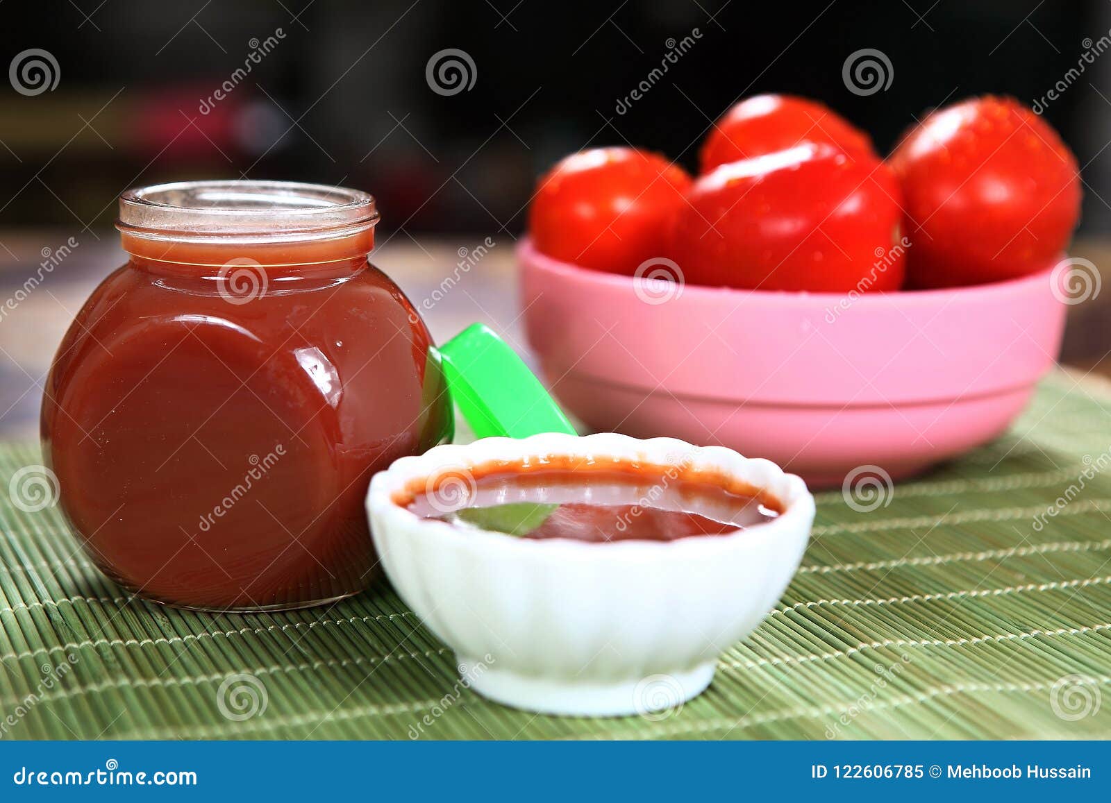 fresh tomato sauce.salsa roja. sauce tomate. salsa di pomodoro.