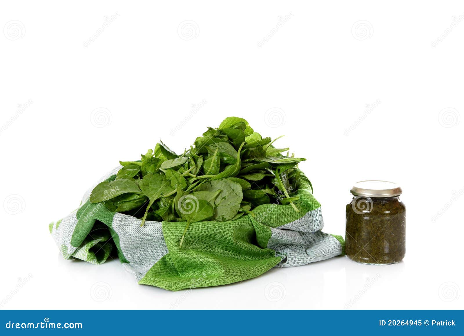 Fresh Versus Canned Spinach Stock Image - Image of nutritious, leaves