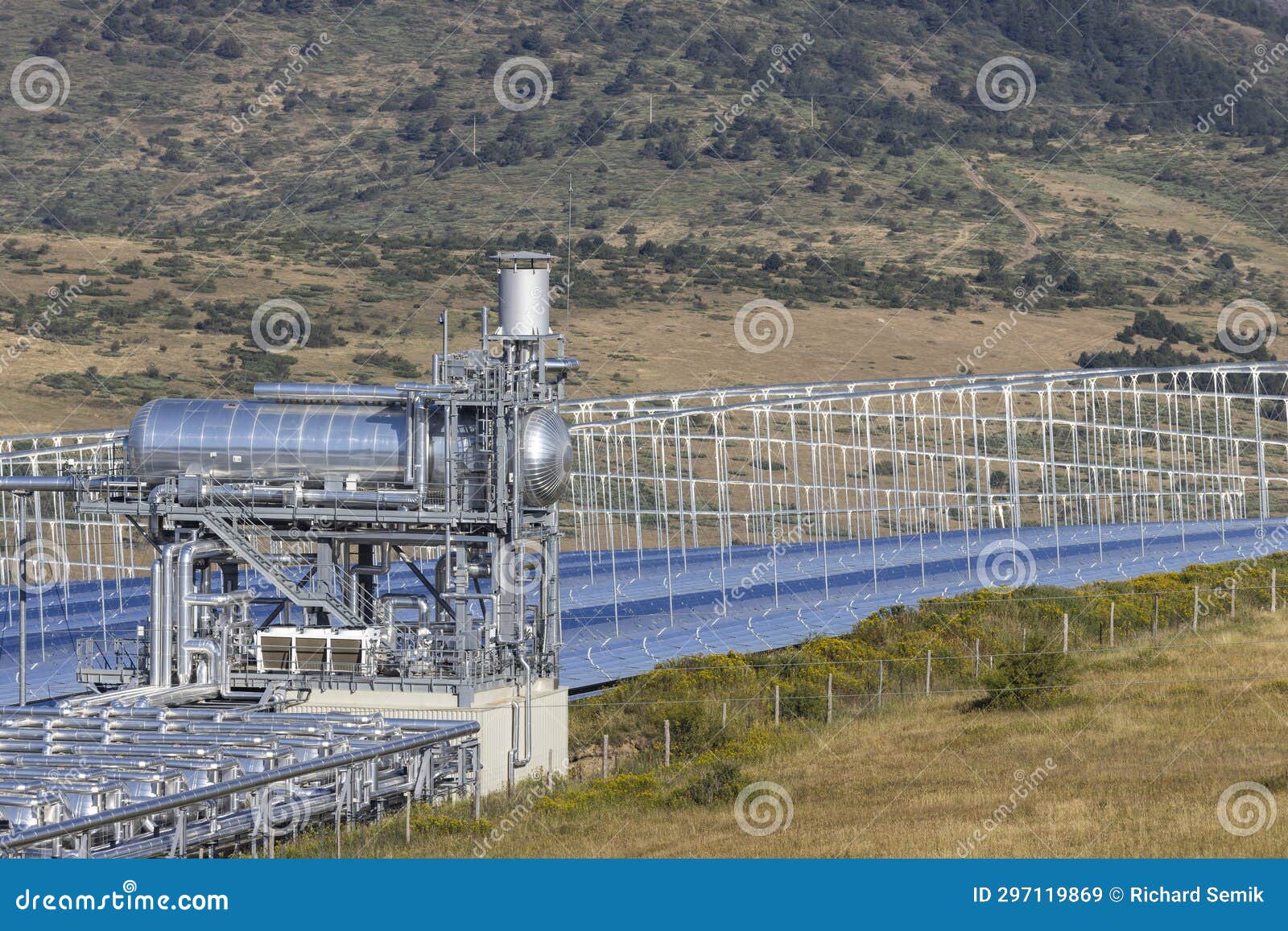 fresnel-type thermodynamic concentration solar power plant in llo, france