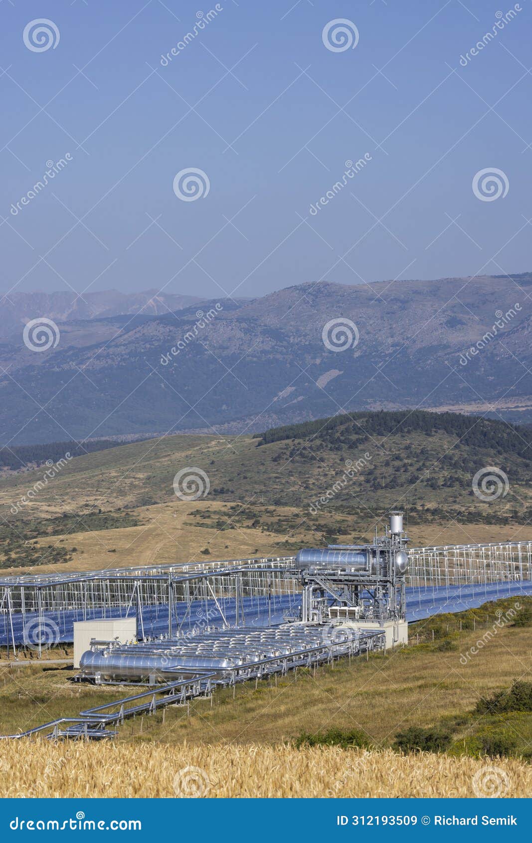 fresnel-type thermodynamic concentration solar power plant in llo, france