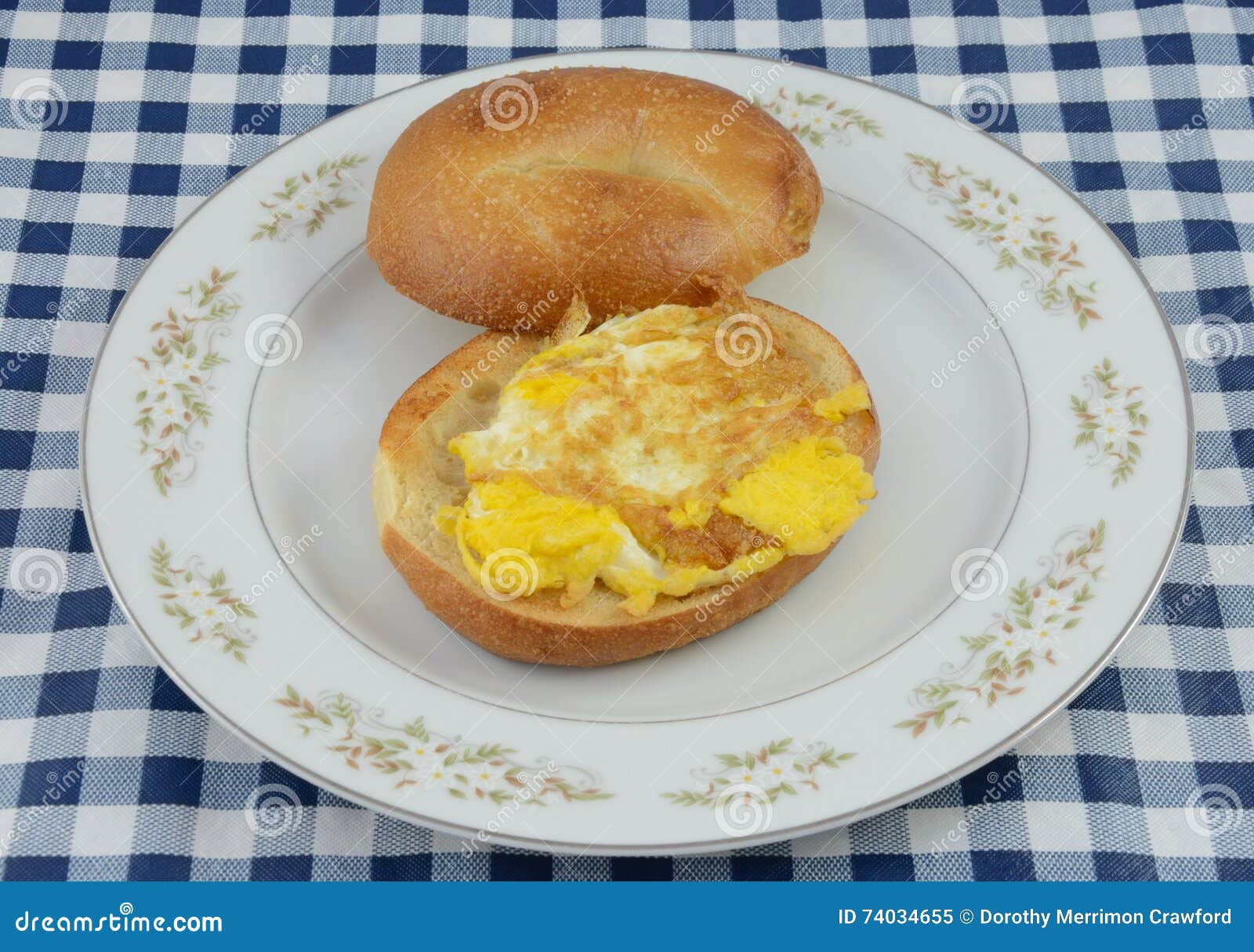 Fried egg bagel sandwich stock image. Image of fresh 74034655