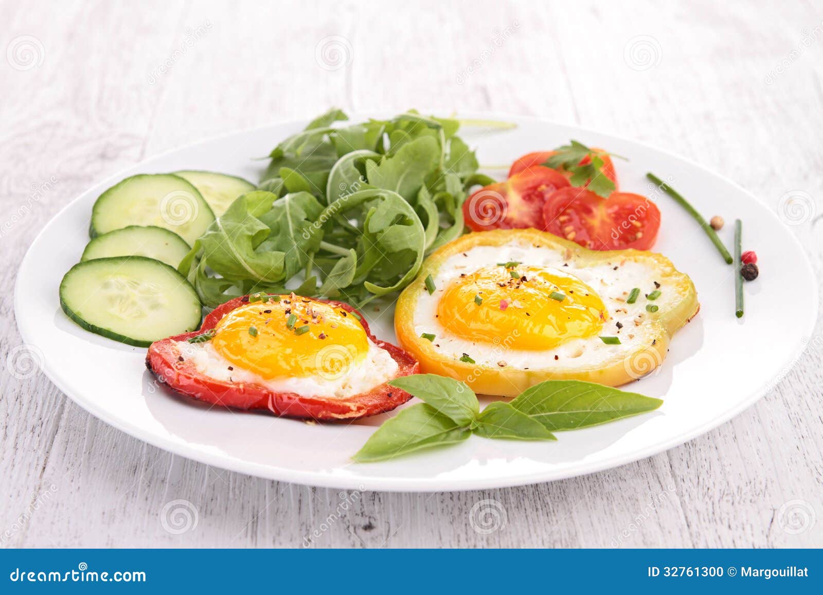 Fried egg on bell pepper stock photo. Image of meal, healthy 32761300