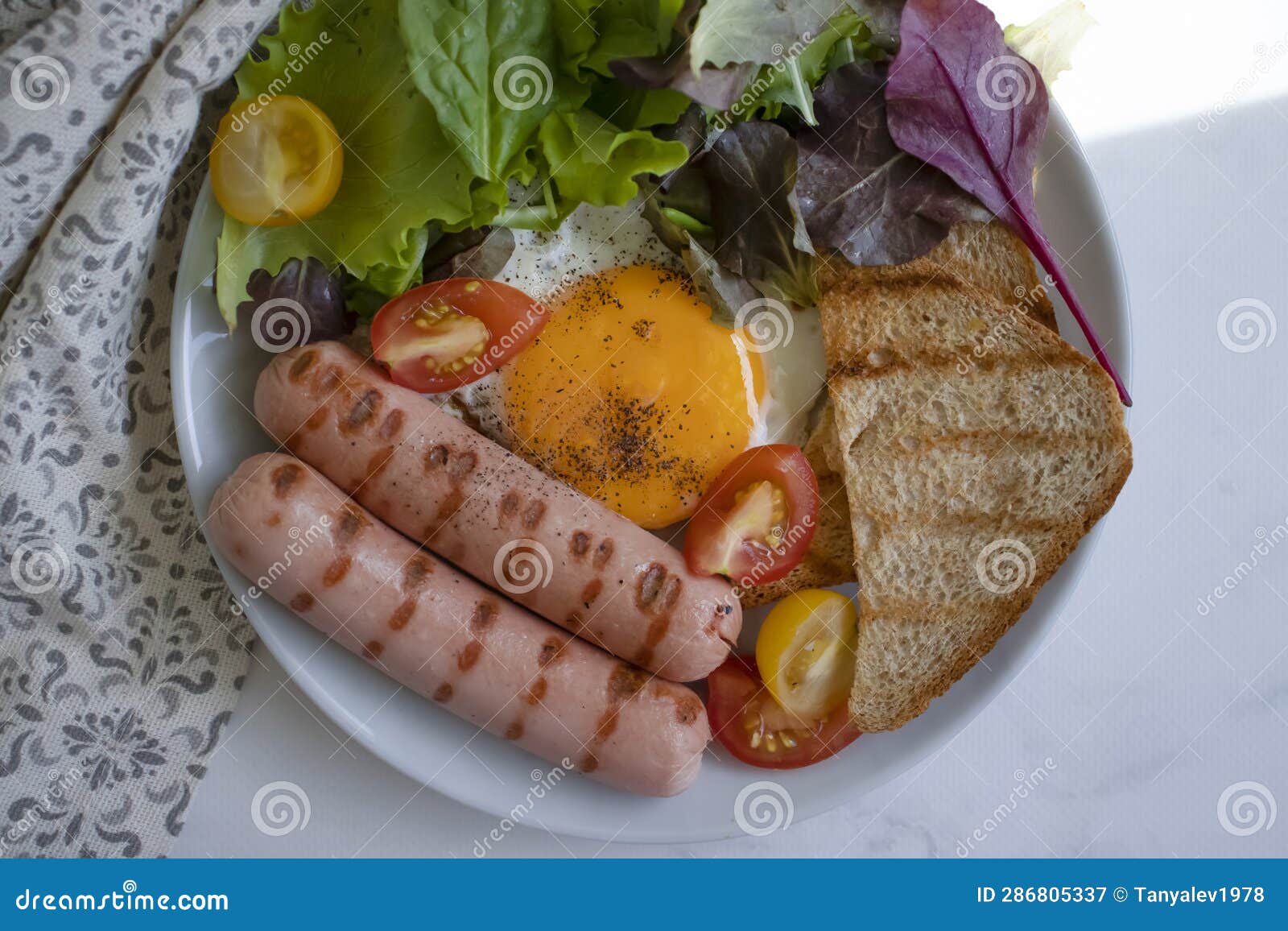 Fried Egg with Sausages, Lettuce, Tomato, Toast Protein Stock Image Image of cholesterol
