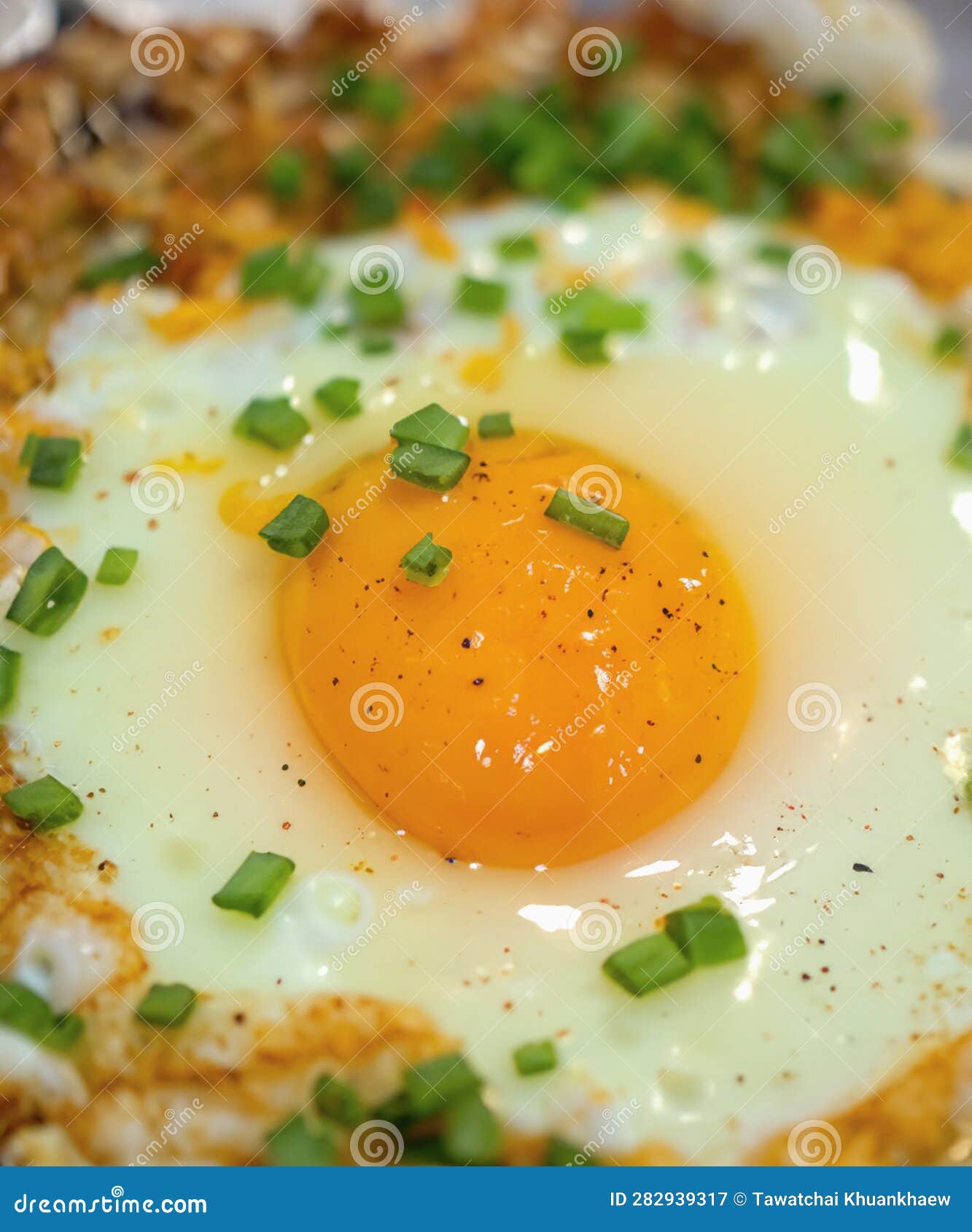 Fried Eggs in a Frying Pan for Breakfast Stock Illustration