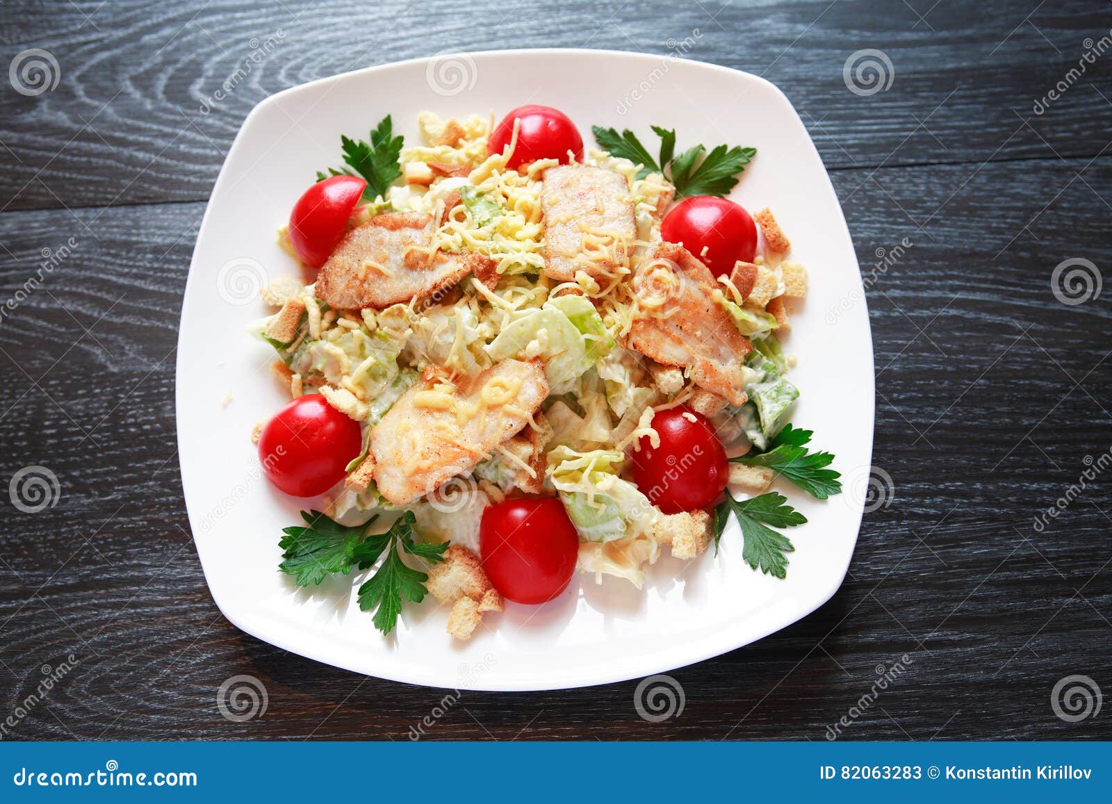 Fried Fish with Garnish imagem de stock. Imagem de tabela 82063283