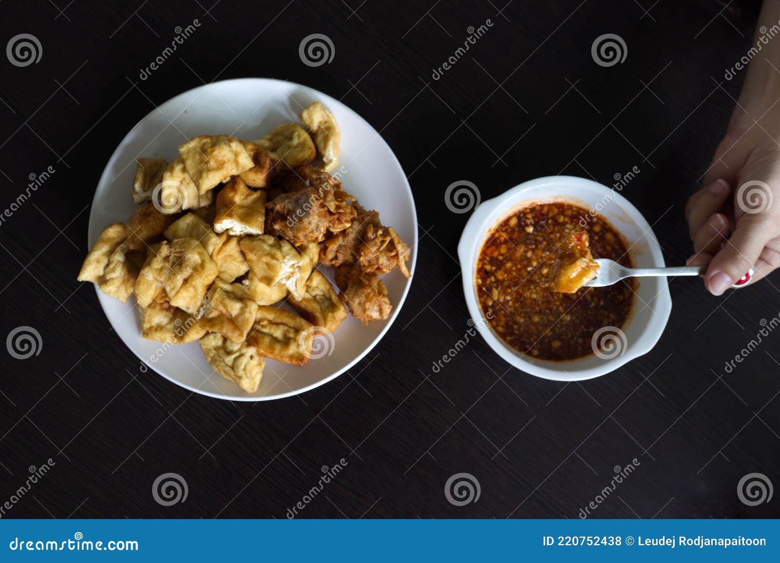 fried taro cake vegetarian zhu jiao quanand fried tofu mixed  served with sweet chili dipping sauce mix peanut chopped appitizer