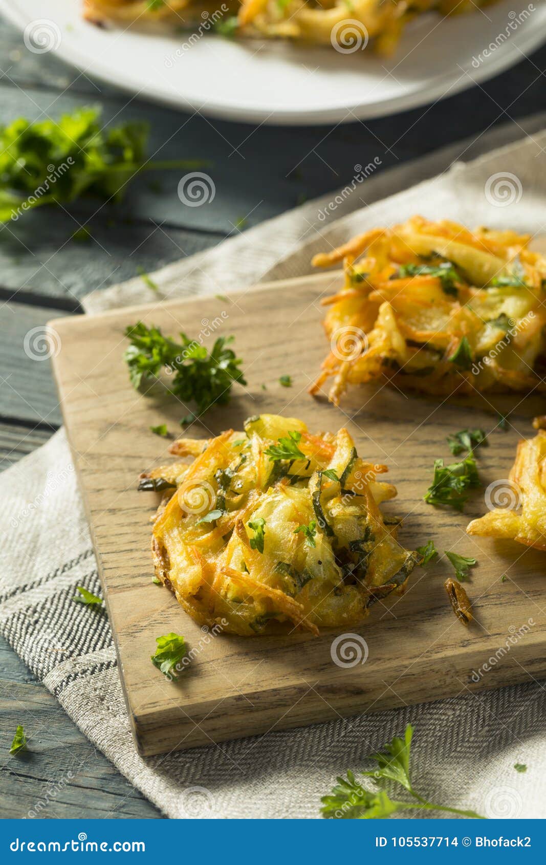 Fried Vegetable Birds Nests Hecho En Casa Foto de archivo Imagen de