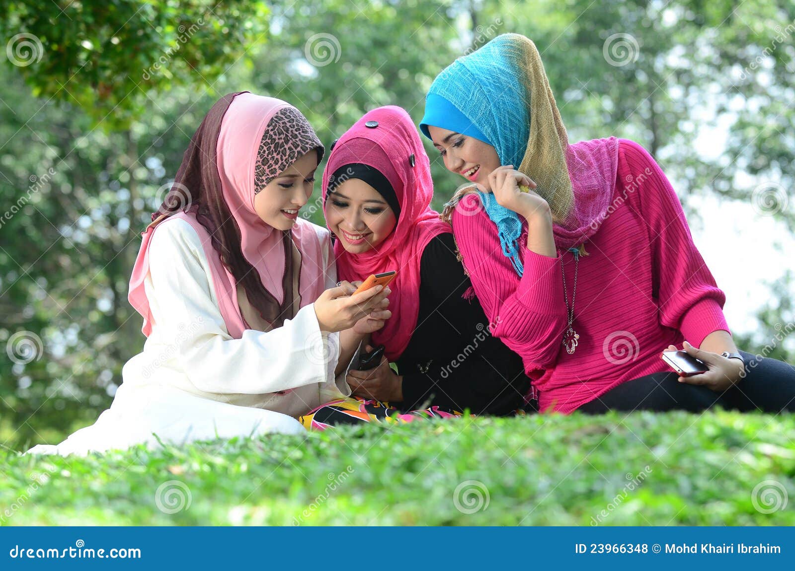 Download 93 Gambar Friendship Muslim Paling Baru 
