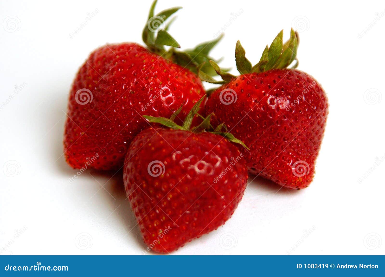 Frische Erdbeeren stockbild. Bild von erzeugnis, speicher - 1083419