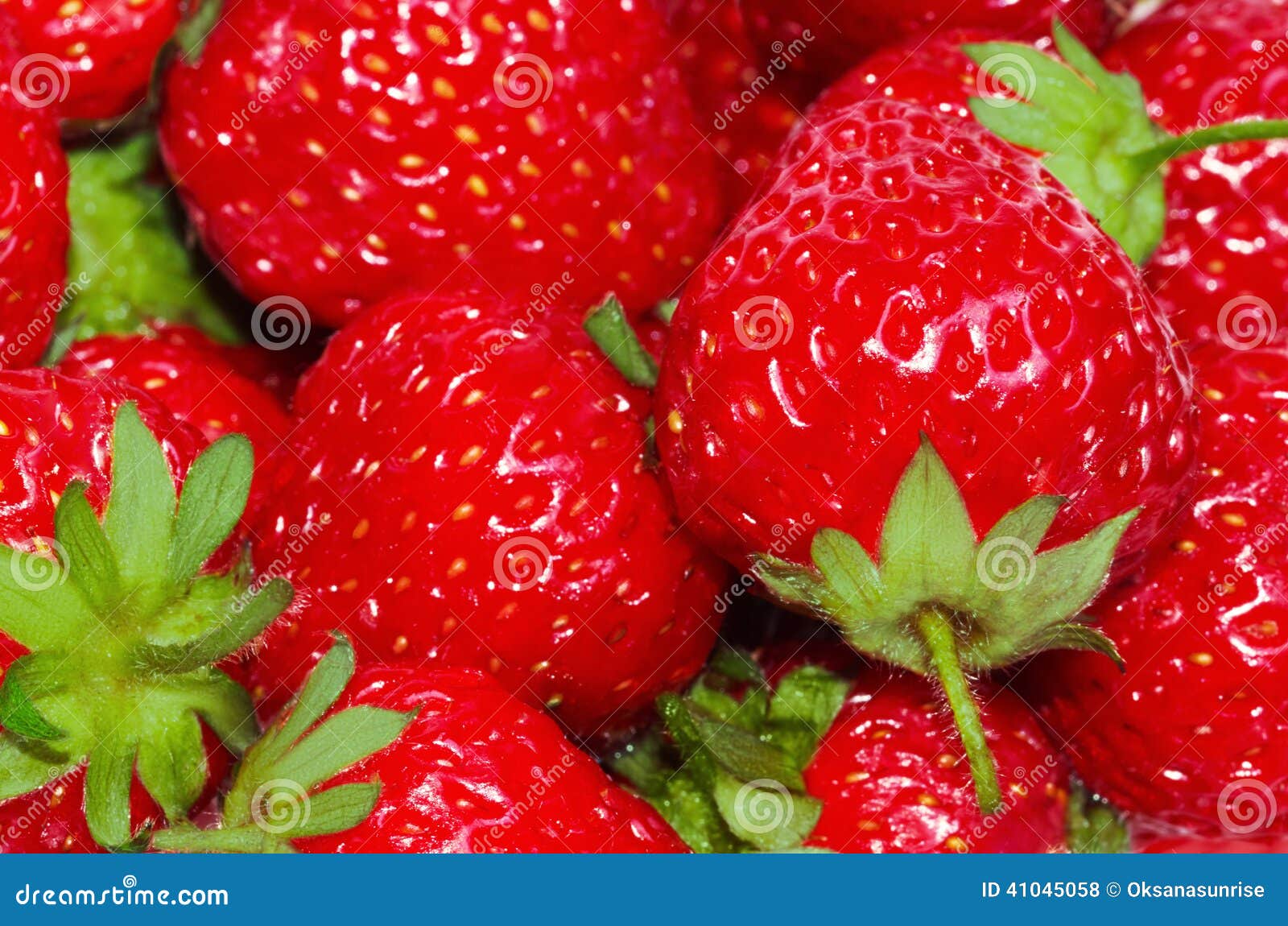 Frische Erdbeeren stockfoto. Bild von erdbeeren, nahrung - 41045058