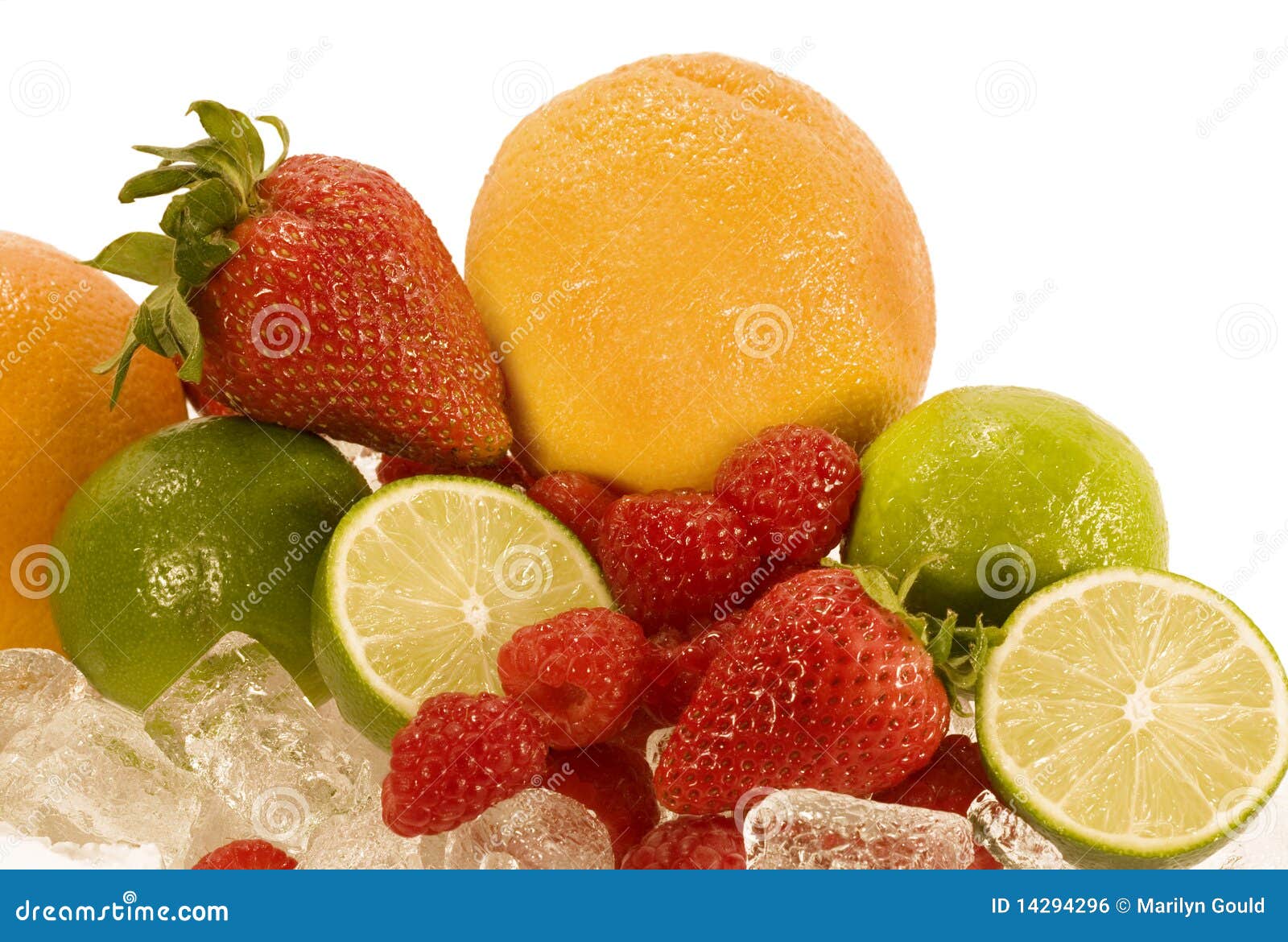Frische Frucht stockfoto. Bild von erdbeeren, orangen - 14294296