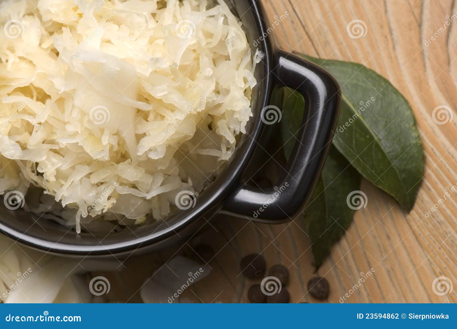 Frischer in Essig Eingelegter Kohl - Polnisches Sauerkraut Stockfoto ...